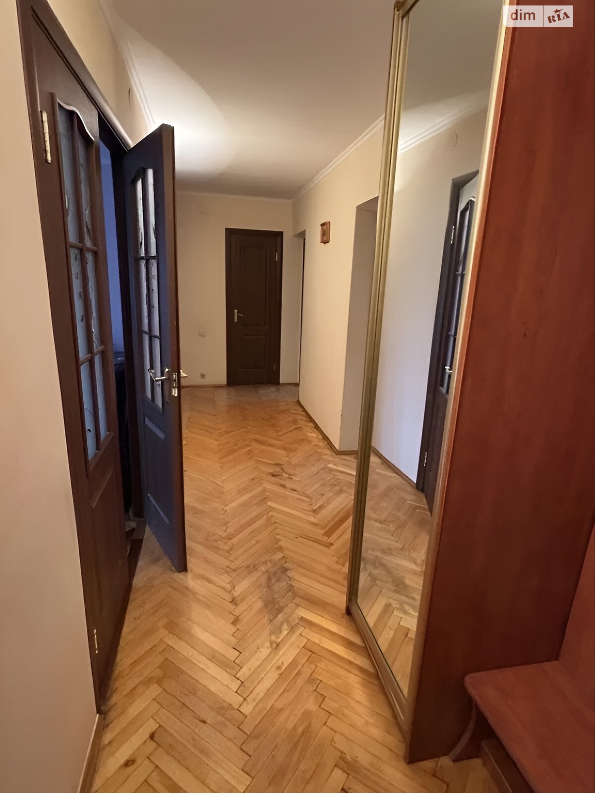 Комната проживание без хозяев в Львове, район Голоско улица Липы Юрия 16 помесячно фото 1 Комната проживание без хозяев в Львове, район Голоско улица Липы Юрия 16 помесячно фото 1