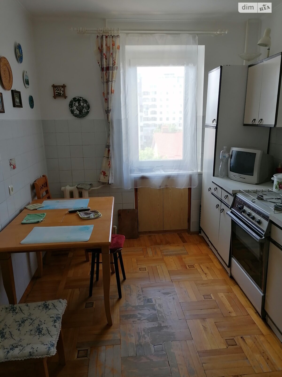 Комната в Львове, район Замарстынов улица Хвилевого Николая 3, кв. 3, помесячно фото 1 Комната в Львове, район Замарстынов улица Хвилевого Николая 3, кв. 3, помесячно фото 1