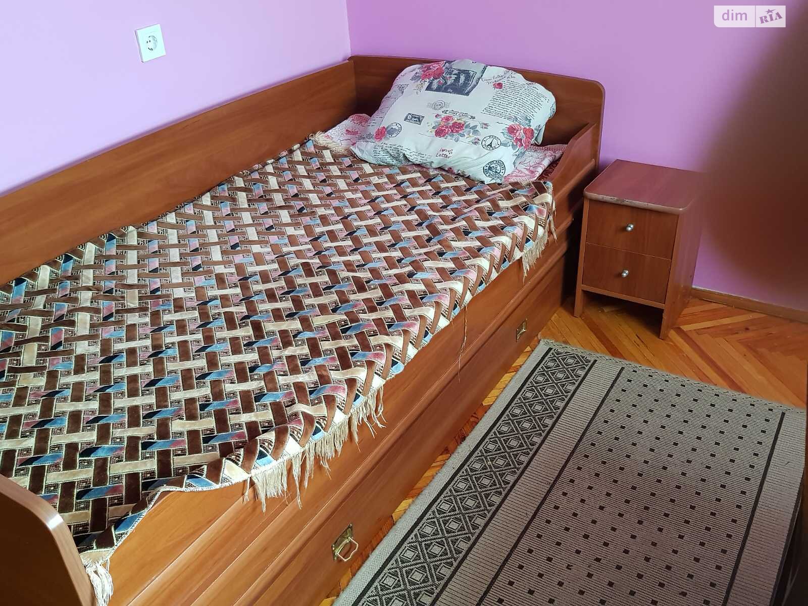 Комната в Львове, район Замарстынов улица Хвилевого Николая 3, кв. 3, помесячно фото 1 Комната в Львове, район Замарстынов улица Хвилевого Николая 3, кв. 3, помесячно фото 1