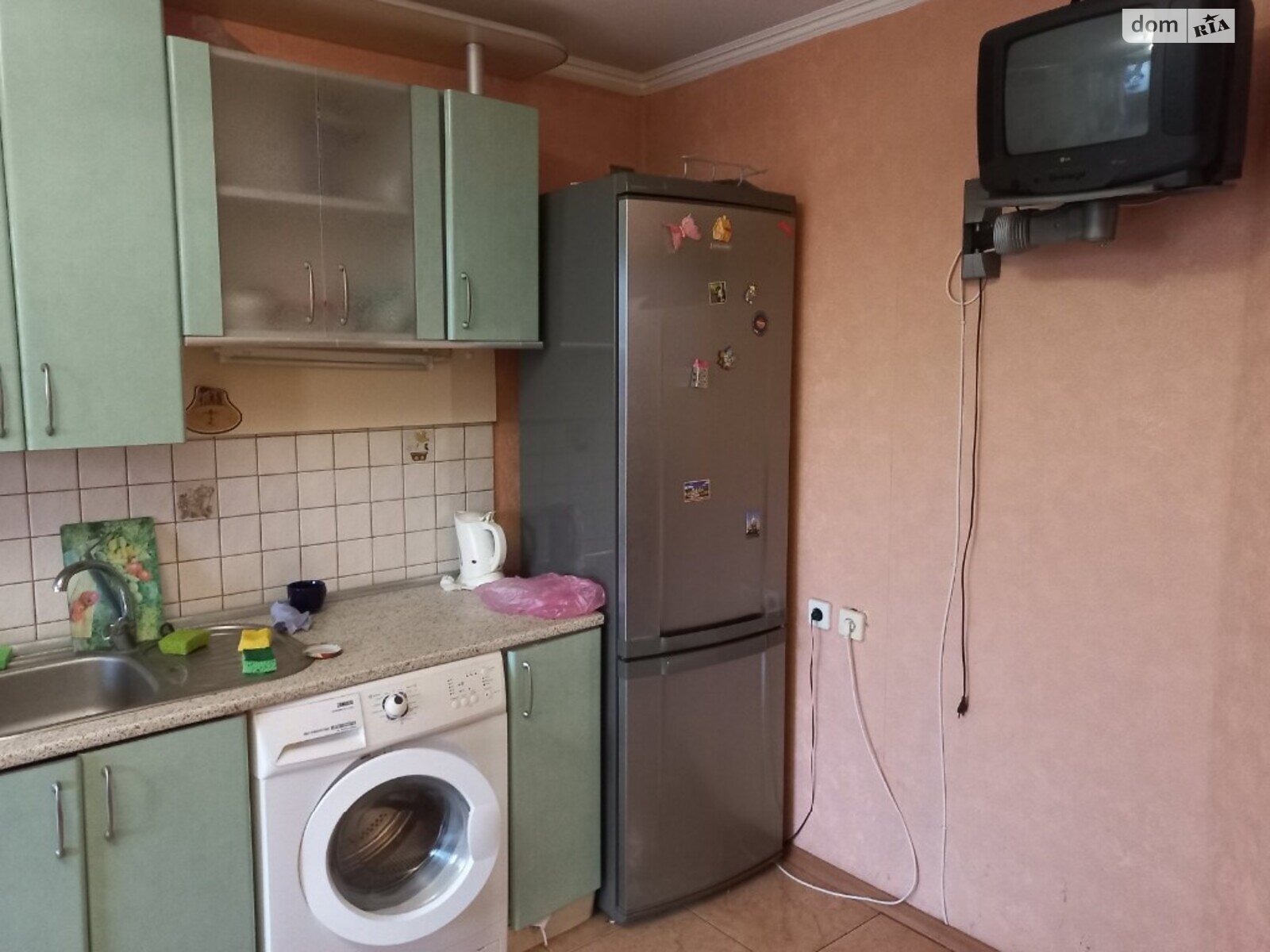 Комната в Одессе, район Центр улица Комитетская (Загубанского) 14 помесячно фото 1 Комната в Одессе, район Центр улица Комитетская (Загубанского) 14 помесячно фото 1