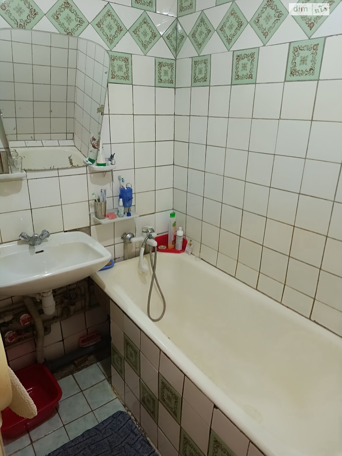 Комната в Полтаве, район Алмазный улица Великотырновская 4 помесячно фото 1 Комната в Полтаве, район Алмазный улица Великотырновская 4 помесячно фото 1