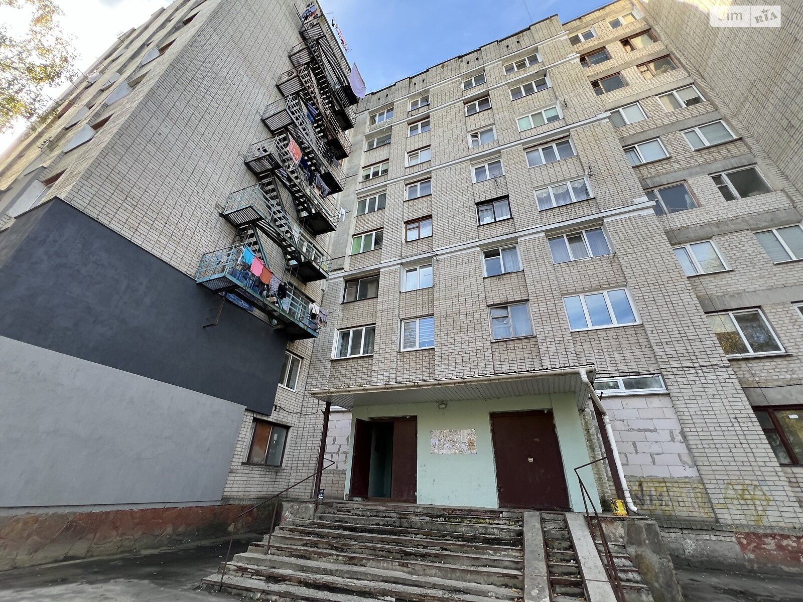 Кімната в Рівному, район Північний вулиця Льонокомбінатівська 15 помісячно фото 1 Кімната в Рівному, район Північний вулиця Льонокомбінатівська 15 помісячно фото 1
