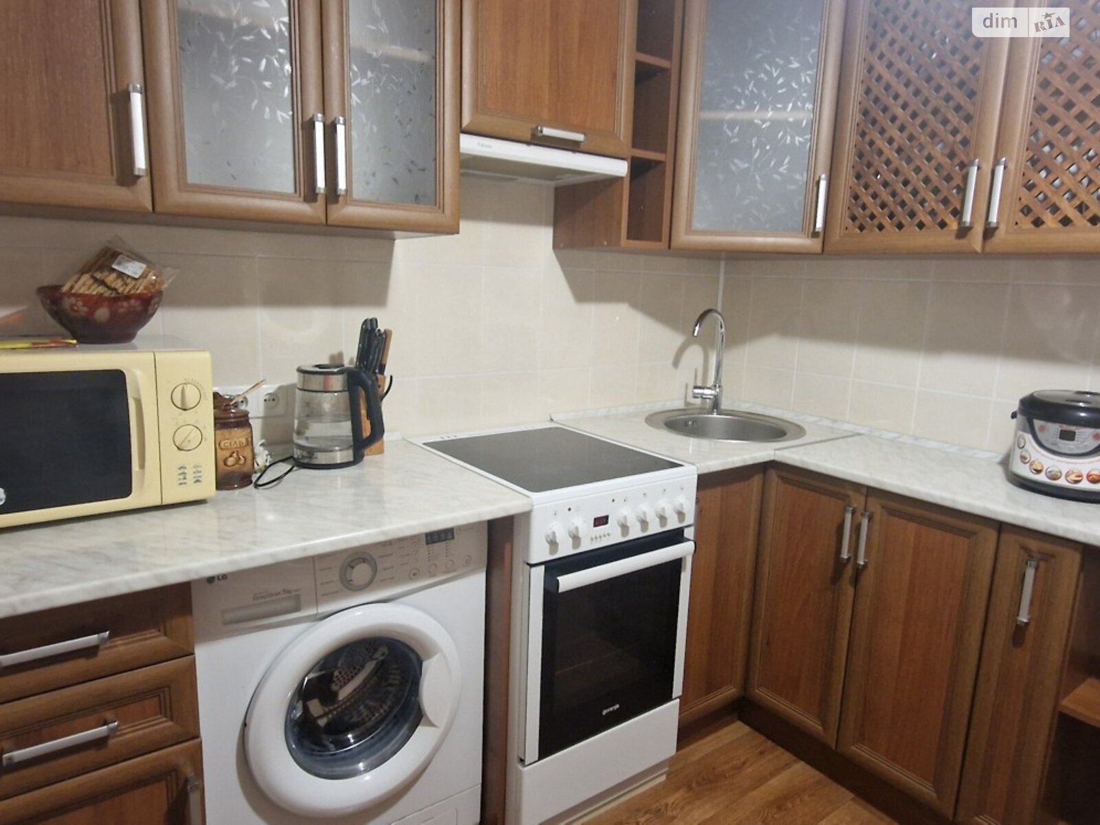 Комната проживание без хозяев в Виннице, район Свердловский массив улица Матроса Кошки 57 помесячно фото 1 Комната проживание без хозяев в Виннице, район Свердловский массив улица Матроса Кошки 57 помесячно фото 1