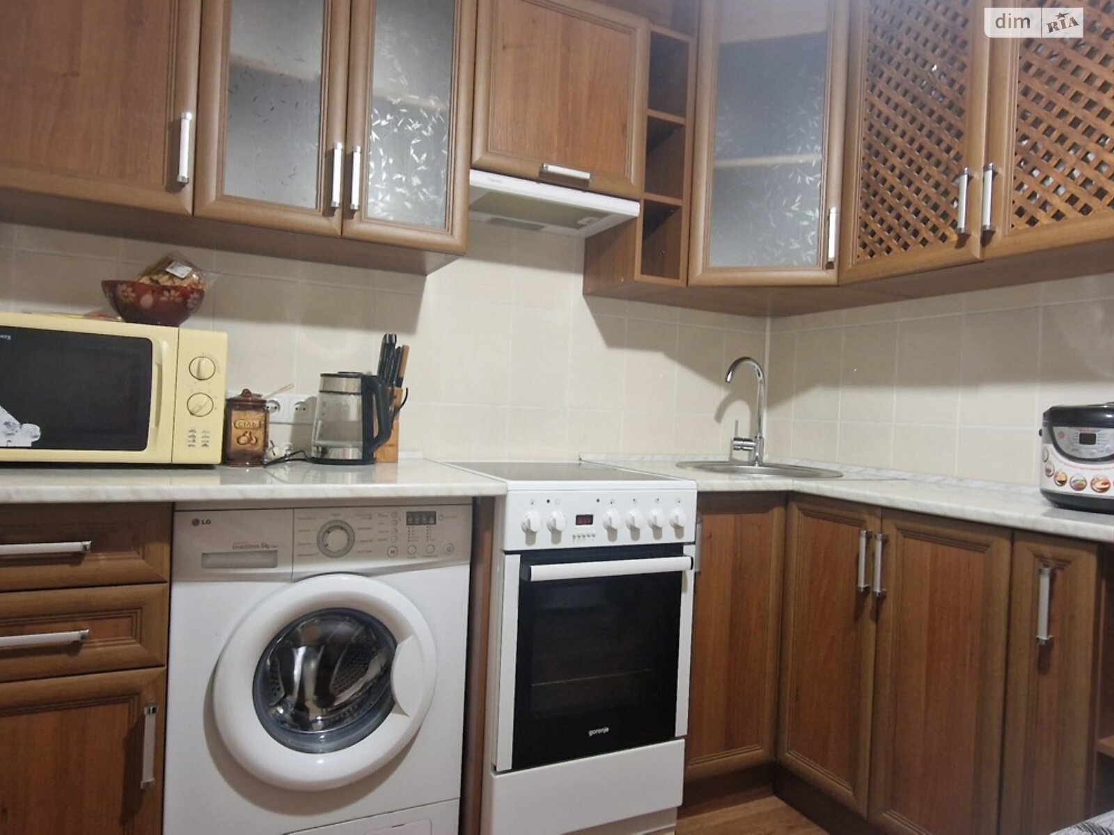 Комната проживание без хозяев в Виннице, район Свердловский массив улица Матроса Кошки 57 помесячно фото 1 Комната проживание без хозяев в Виннице, район Свердловский массив улица Матроса Кошки 57 помесячно фото 1