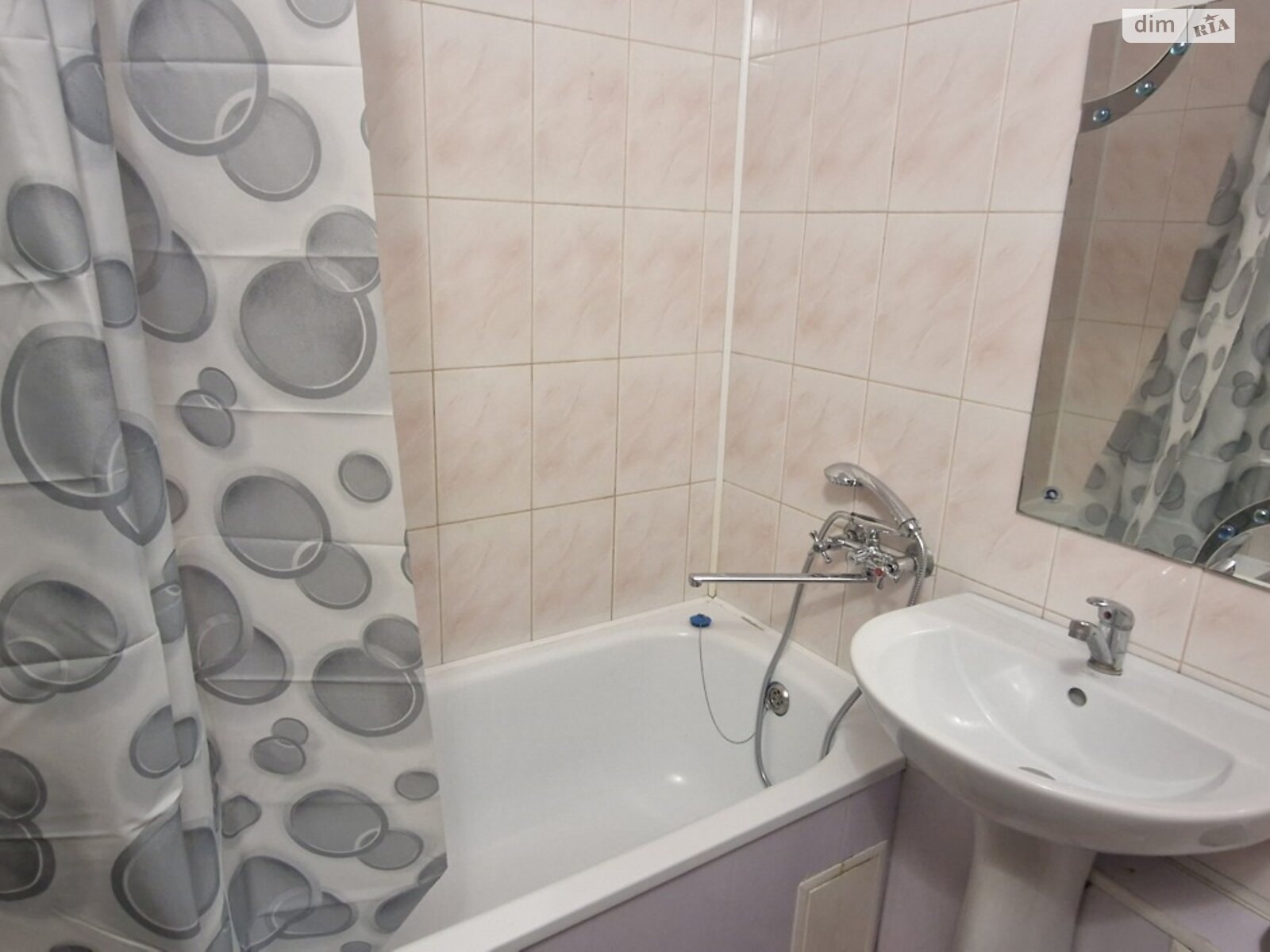 Комната проживание без хозяев в Виннице, район Свердловский массив улица Матроса Кошки 57 помесячно фото 1 Комната проживание без хозяев в Виннице, район Свердловский массив улица Матроса Кошки 57 помесячно фото 1