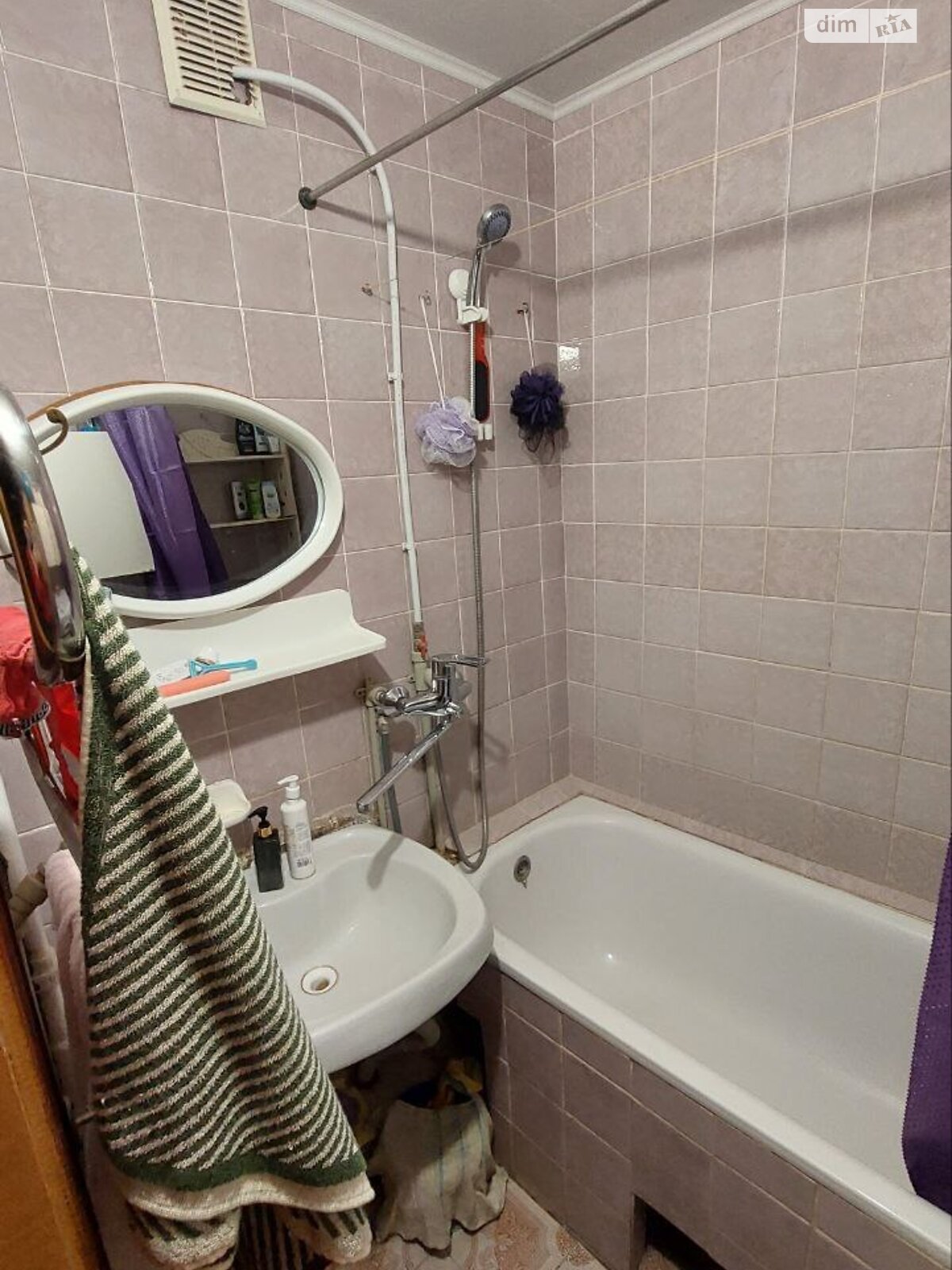 Комната в Виннице, район Центр улица Князей Кориатовичей (Свердлова) помесячно фото 1 Комната в Виннице, район Центр улица Князей Кориатовичей (Свердлова) помесячно фото 1