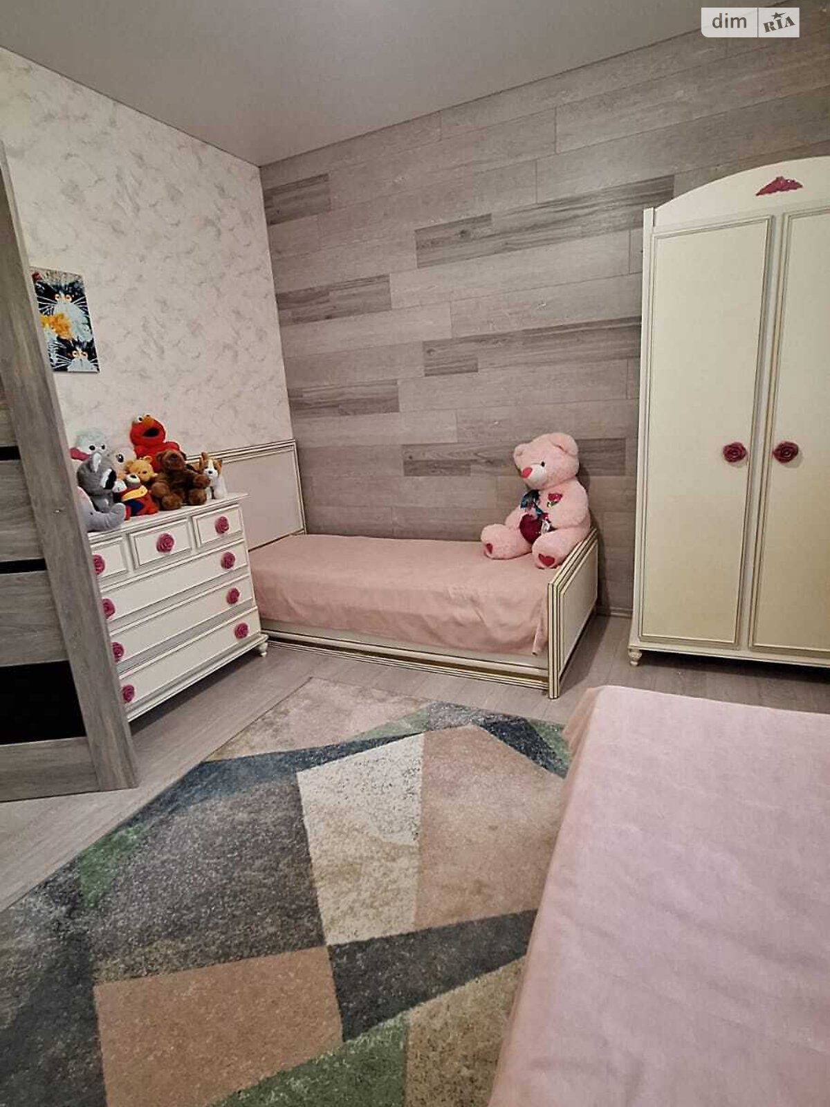 трехкомнатная квартира в Агрономичном, на ул. Грушевского 6А в аренду на долгий срок помесячно фото 1 трехкомнатная квартира в Агрономичном, на ул. Грушевского 6А в аренду на долгий срок помесячно фото 1