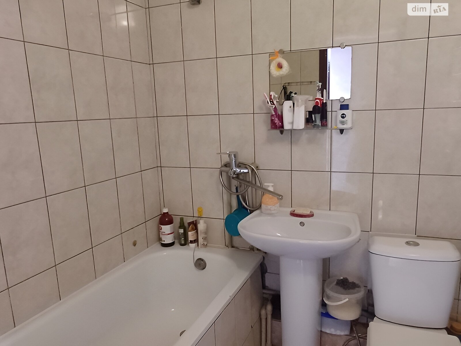 однокімнатна квартира в Агрономічному, на вул. Центральна 21 в довготривалу оренду помісячно фото 1 однокімнатна квартира в Агрономічному, на вул. Центральна 21 в довготривалу оренду помісячно фото 1