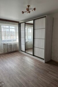 однокомнатная квартира в Белой Церкви, район 4 микрорайон, на ул. Зенитного полка в аренду на долгий срок помесячно фото 2