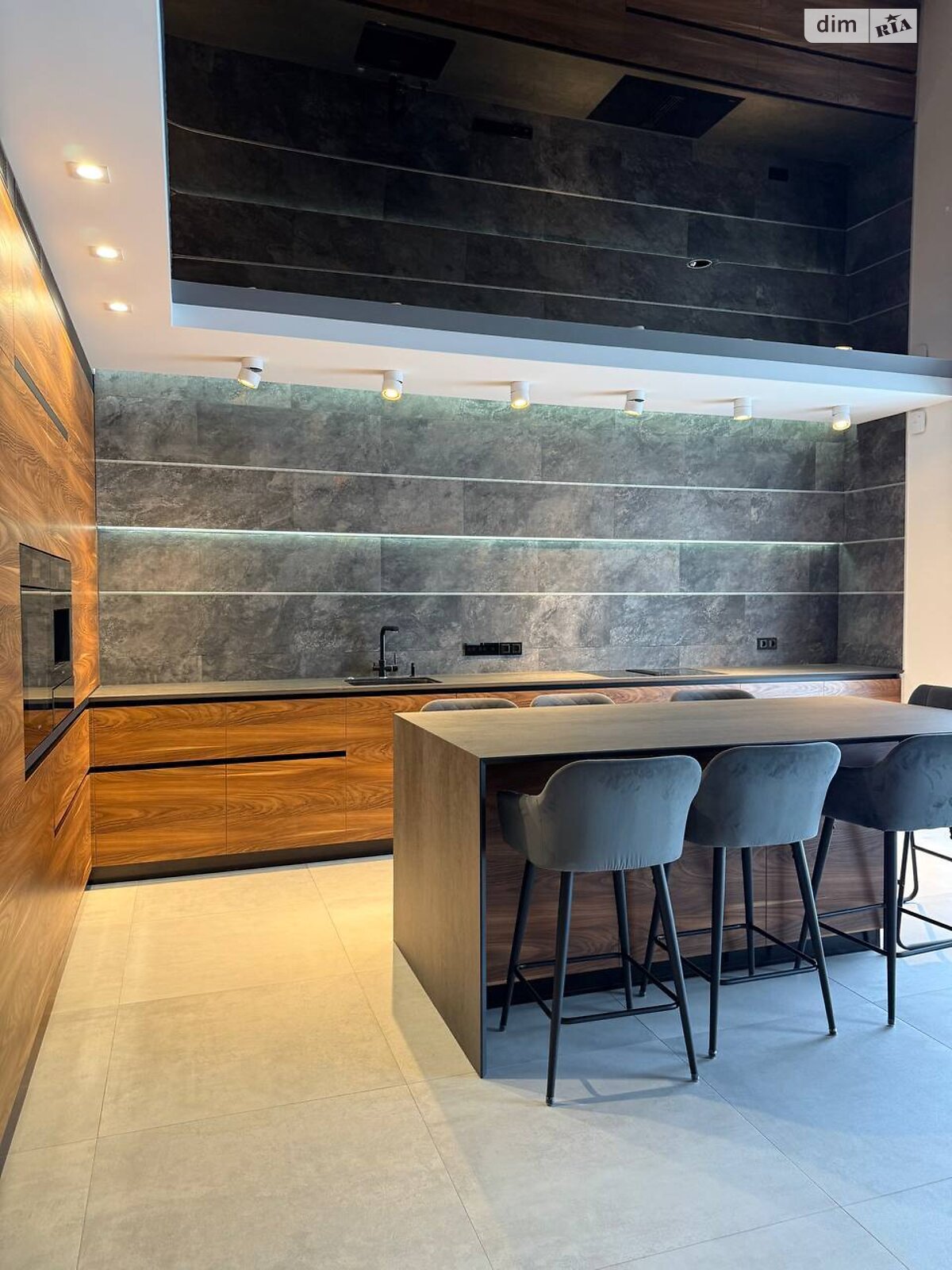 трехкомнатная квартира в Белой Церкви, район ДНС, на ул. Зеленая 25 в аренду на долгий срок помесячно фото 1