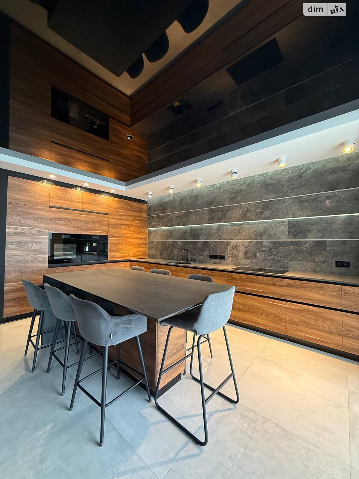 трехкомнатная квартира в Белой Церкви, район ДНС, на ул. Зеленая 25 в аренду на долгий срок помесячно фото 1