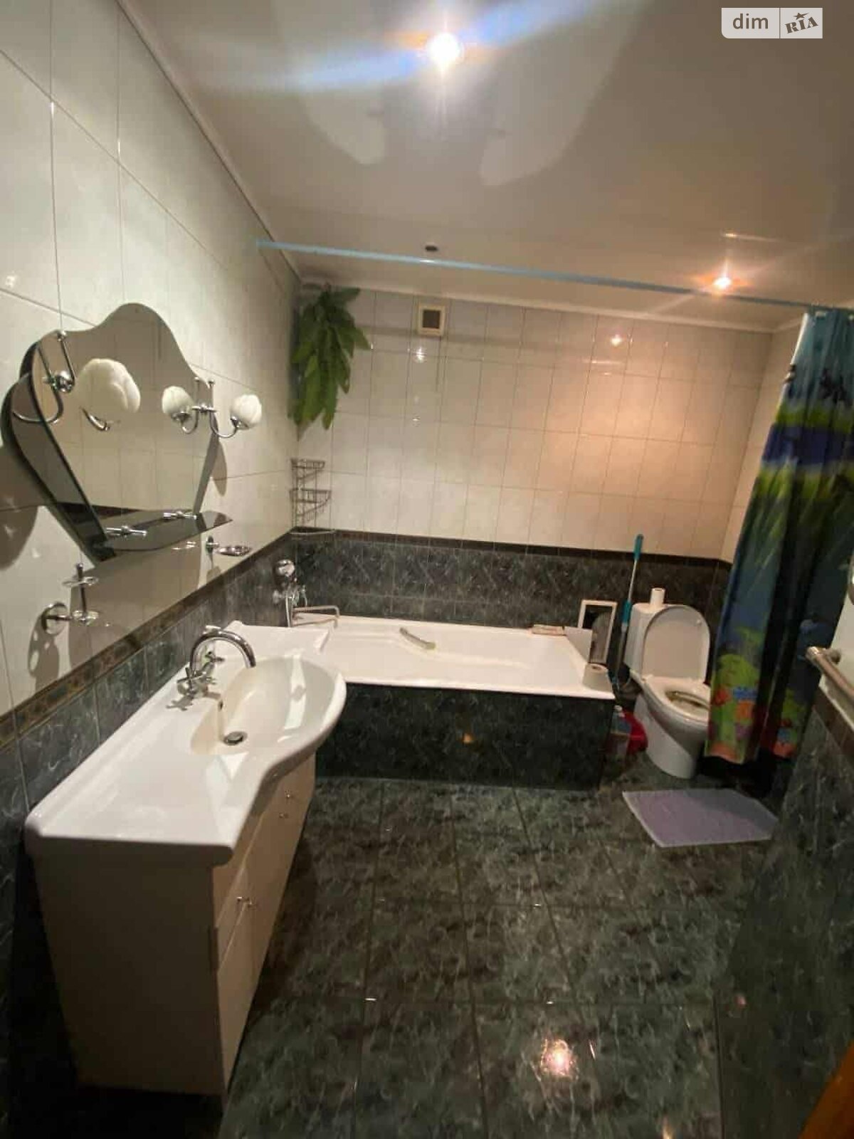 трехкомнатная квартира в Белой Церкви, район Центр, на бул. Александрийский 12 в аренду на долгий срок помесячно фото 1 трехкомнатная квартира в Белой Церкви, район Центр, на бул. Александрийский 12 в аренду на долгий срок помесячно фото 1