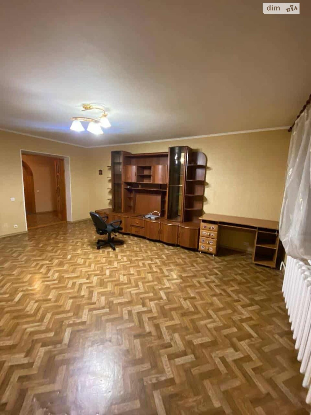 трехкомнатная квартира в Белой Церкви, район Центр, на бул. Александрийский 12 в аренду на долгий срок помесячно фото 1 трехкомнатная квартира в Белой Церкви, район Центр, на бул. Александрийский 12 в аренду на долгий срок помесячно фото 1