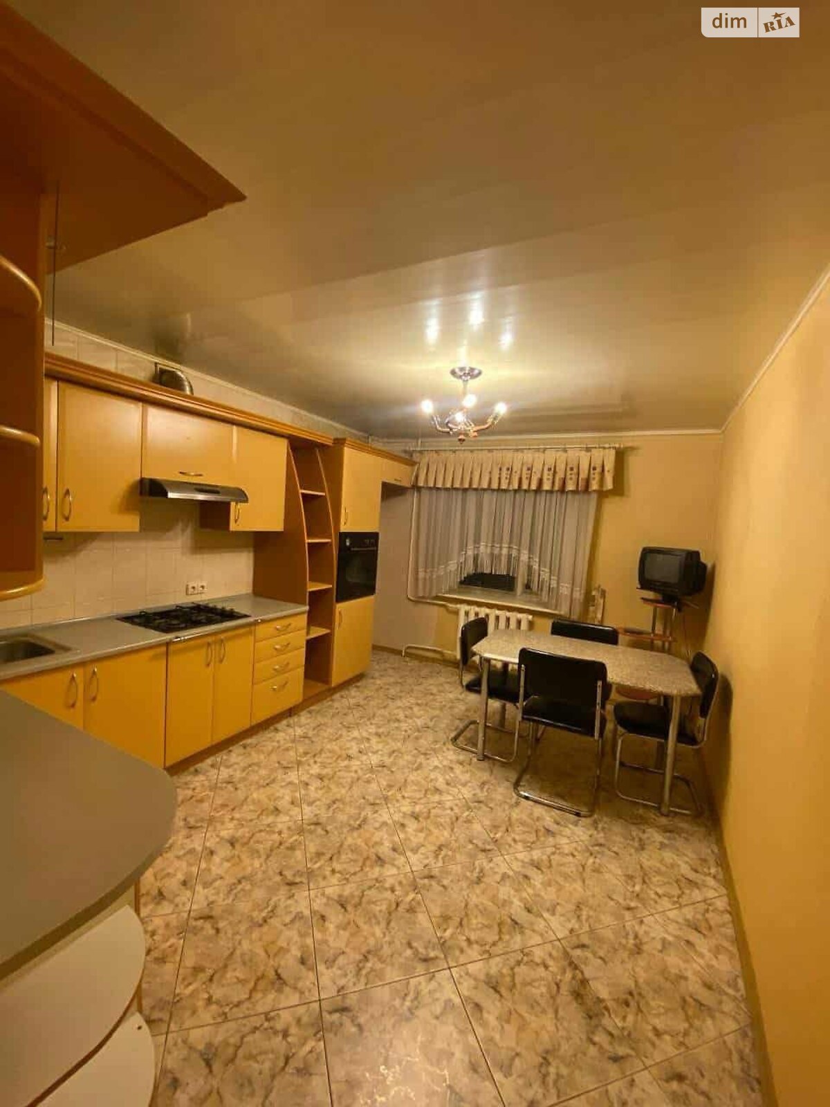 трехкомнатная квартира в Белой Церкви, район Центр, на бул. Александрийский 12 в аренду на долгий срок помесячно фото 1 трехкомнатная квартира в Белой Церкви, район Центр, на бул. Александрийский 12 в аренду на долгий срок помесячно фото 1