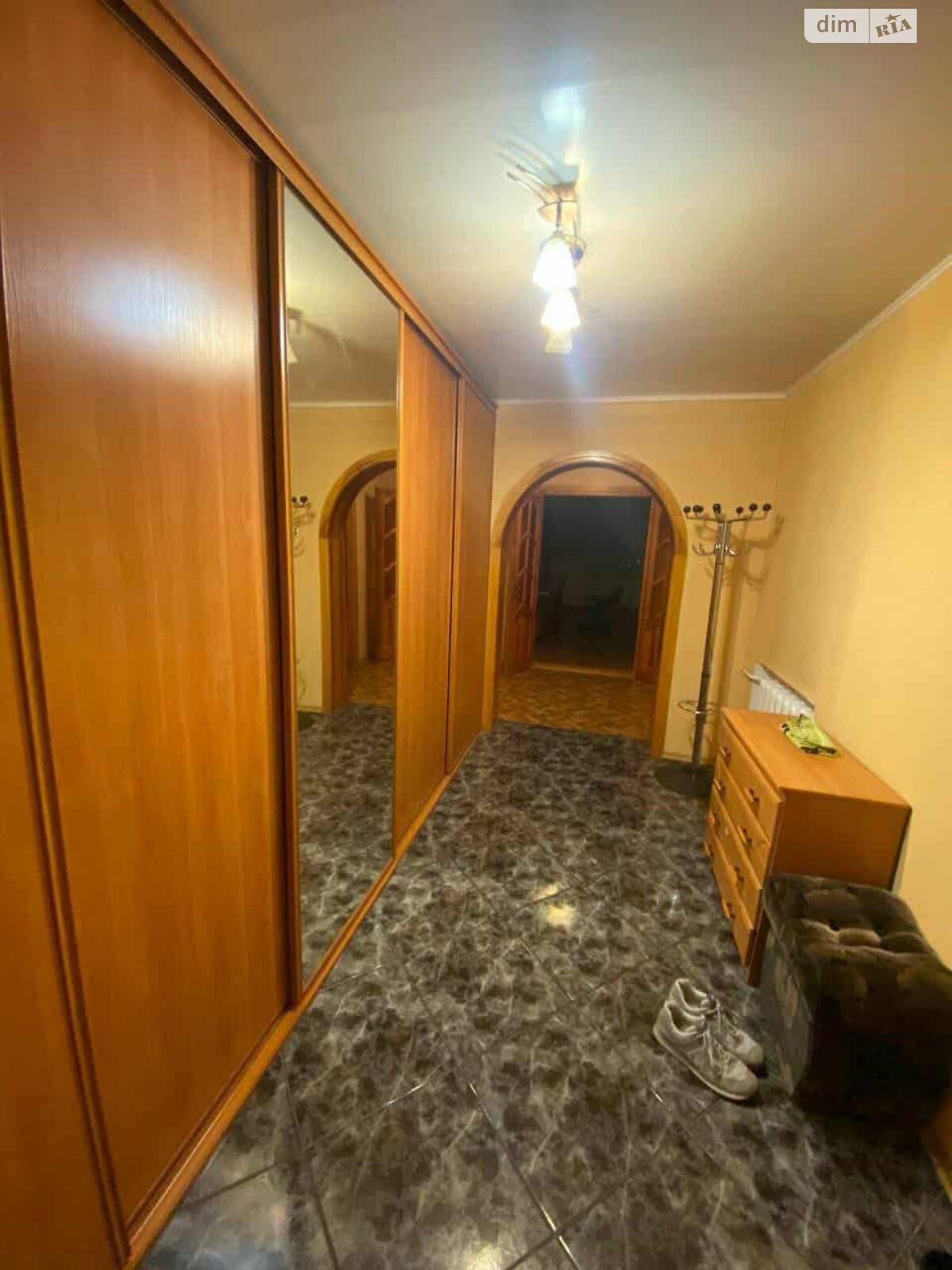 трехкомнатная квартира в Белой Церкви, район Центр, на бул. Александрийский 12 в аренду на долгий срок помесячно фото 1 трехкомнатная квартира в Белой Церкви, район Центр, на бул. Александрийский 12 в аренду на долгий срок помесячно фото 1