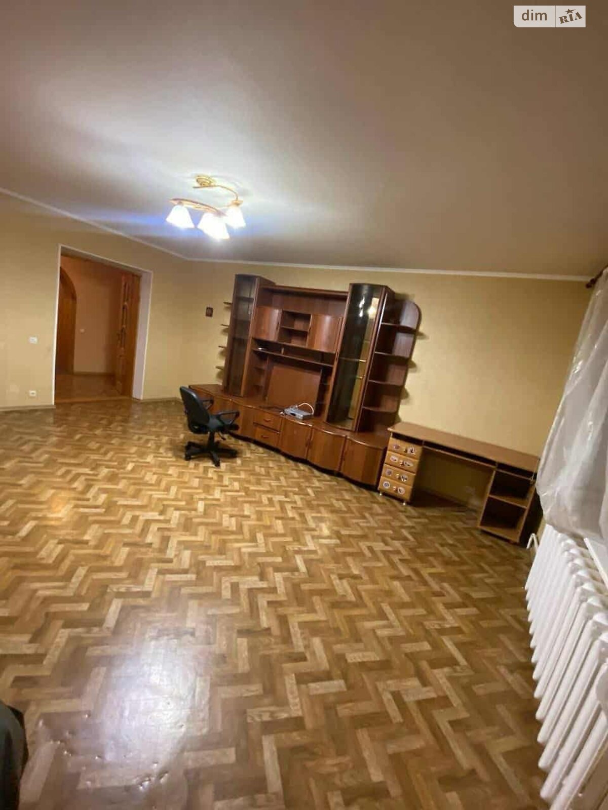 трехкомнатная квартира в Белой Церкви, район Центр, на бул. Александрийский 12 в аренду на долгий срок помесячно фото 1 трехкомнатная квартира в Белой Церкви, район Центр, на бул. Александрийский 12 в аренду на долгий срок помесячно фото 1