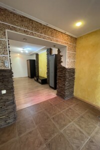 трехкомнатная квартира в Белой Церкви, район Центр, на ул. Курсовая в аренду на долгий срок помесячно фото 2