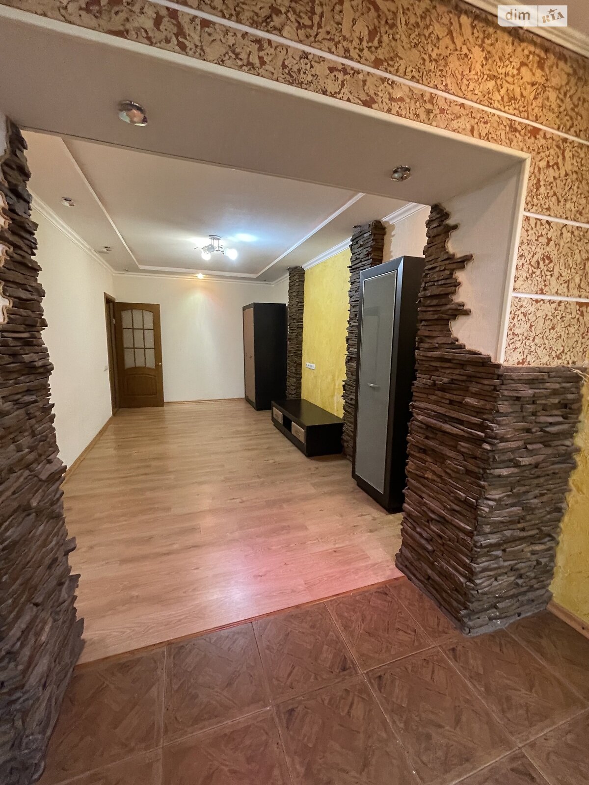 трехкомнатная квартира в Белой Церкви, район Центр, на ул. Курсовая в аренду на долгий срок помесячно фото 1