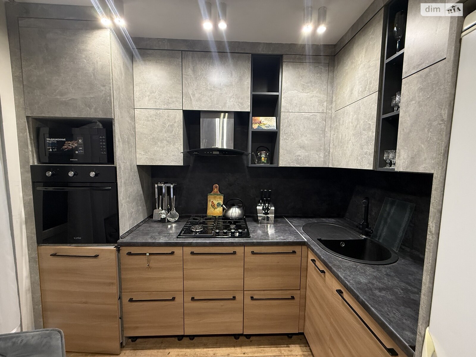 трехкомнатная квартира в Белой Церкви, район Центр, на ул. Людмилы Павличенко в аренду на долгий срок помесячно фото 1 трехкомнатная квартира в Белой Церкви, район Центр, на ул. Людмилы Павличенко в аренду на долгий срок помесячно фото 1