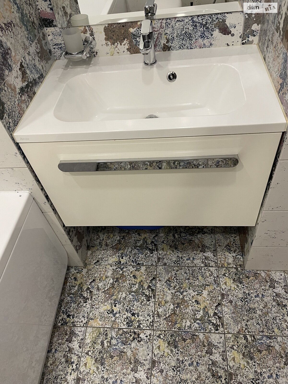 трехкомнатная квартира в Белой Церкви, район Центр, на пл. Торговая 1/11 в аренду на долгий срок помесячно фото 1