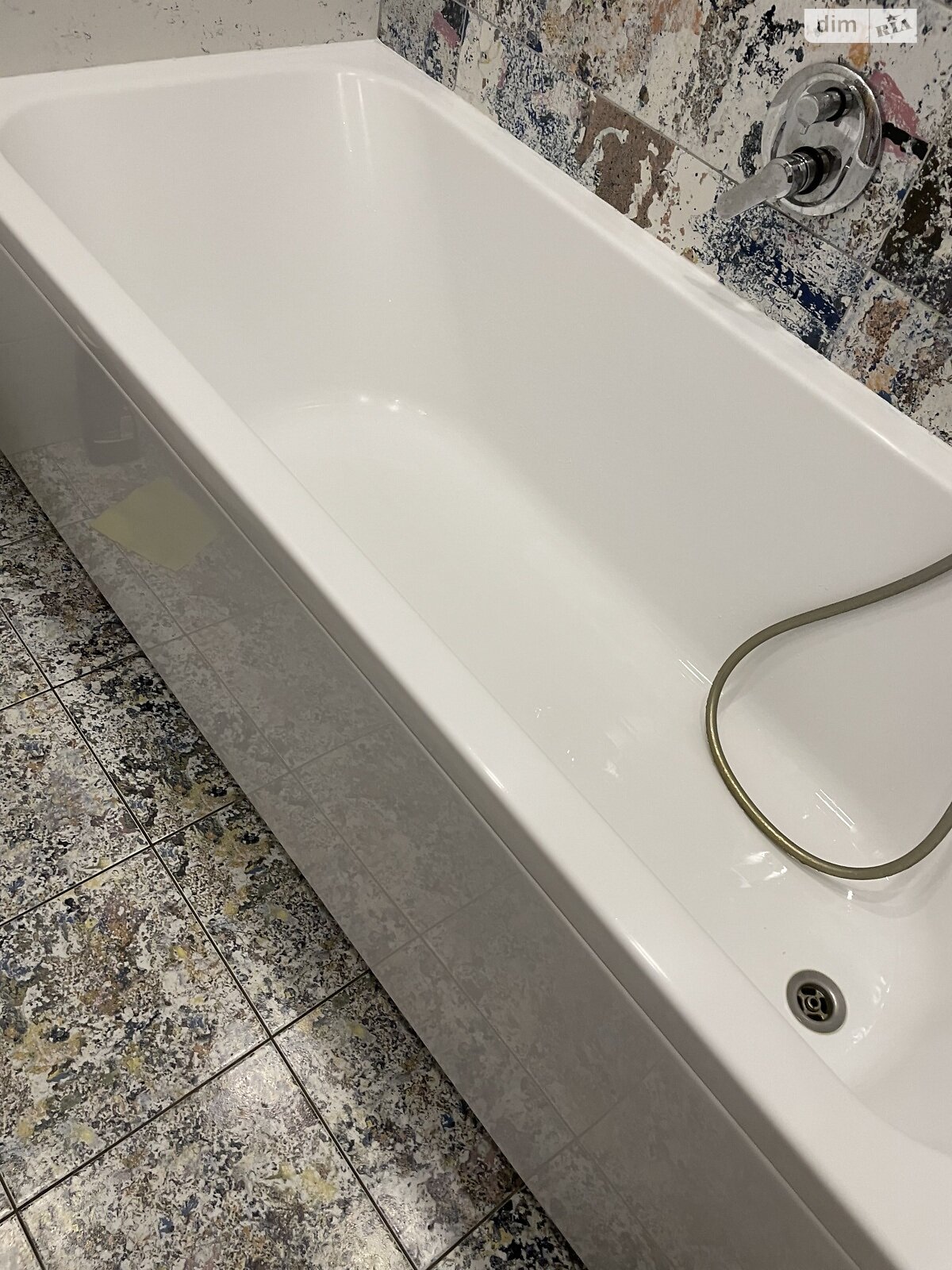 трехкомнатная квартира в Белой Церкви, район Центр, на пл. Торговая 1/11 в аренду на долгий срок помесячно фото 1