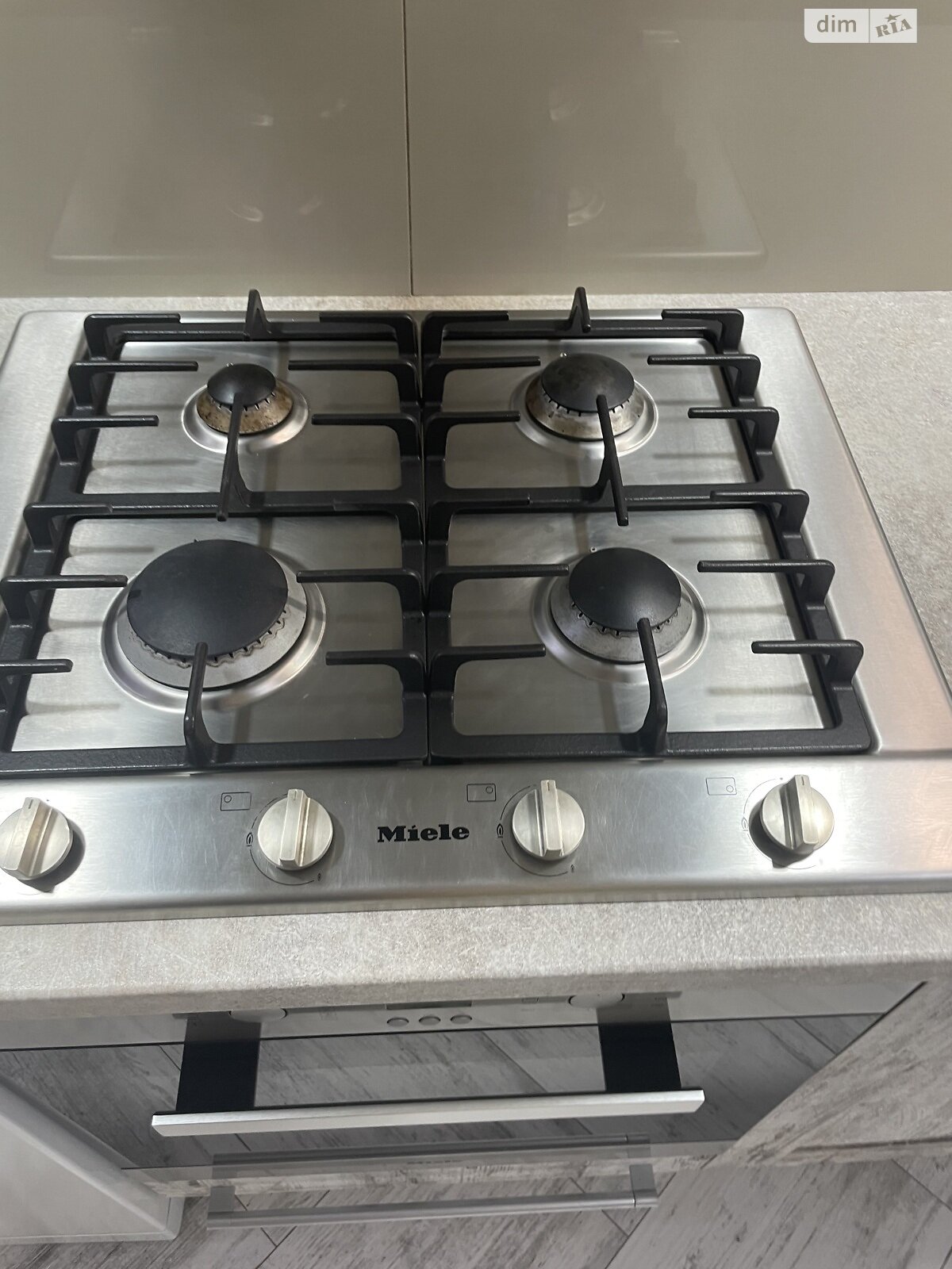 трехкомнатная квартира в Белой Церкви, район Центр, на пл. Торговая 1/11 в аренду на долгий срок помесячно фото 1