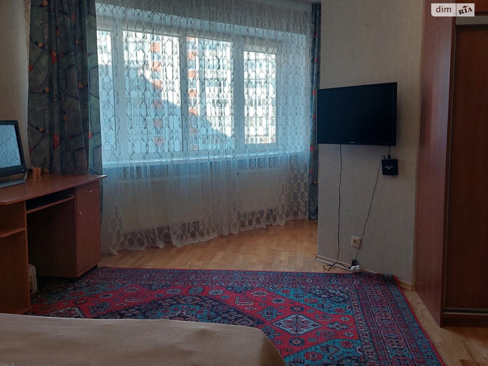 однокомнатная квартира в Броварах, район Интернат, на ул. Михаила Грушевского 19 в аренду на долгий срок помесячно фото 1 однокомнатная квартира в Броварах, район Интернат, на ул. Михаила Грушевского 19 в аренду на долгий срок помесячно фото 1