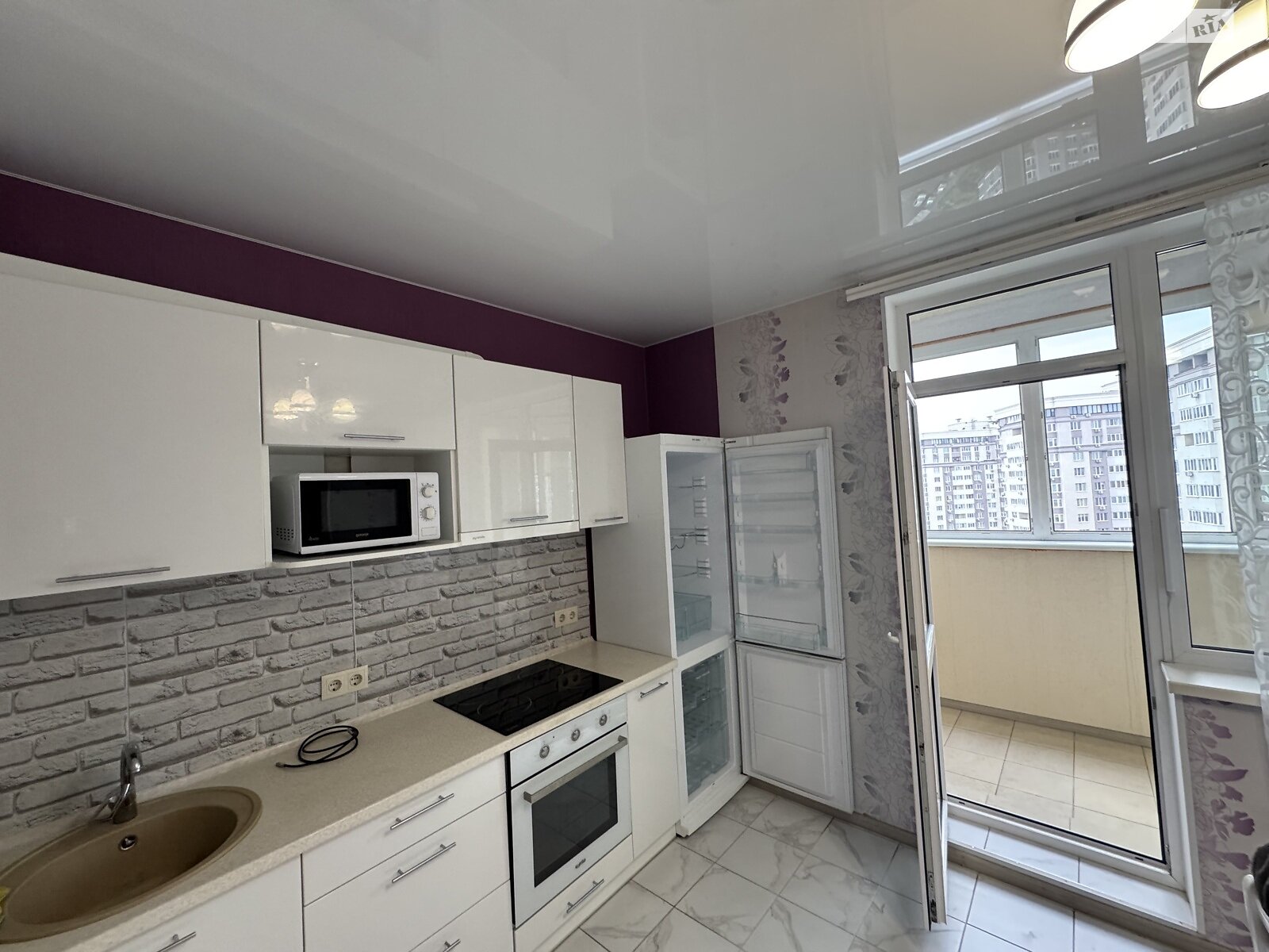 однокомнатная квартира в Броварах, район Массив, на ул. Киевская в аренду на долгий срок помесячно фото 1 однокомнатная квартира в Броварах, район Массив, на ул. Киевская в аренду на долгий срок помесячно фото 1