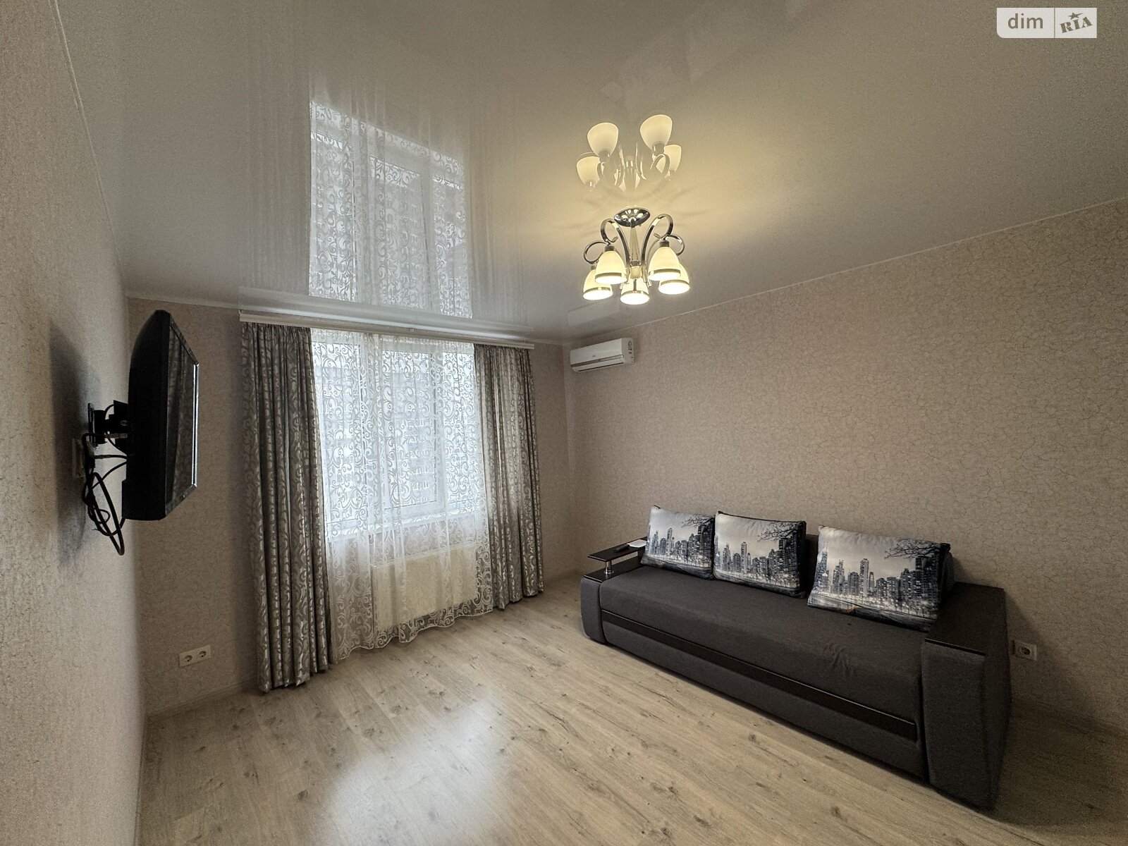 однокомнатная квартира в Броварах, район Массив, на ул. Киевская в аренду на долгий срок помесячно фото 1 однокомнатная квартира в Броварах, район Массив, на ул. Киевская в аренду на долгий срок помесячно фото 1