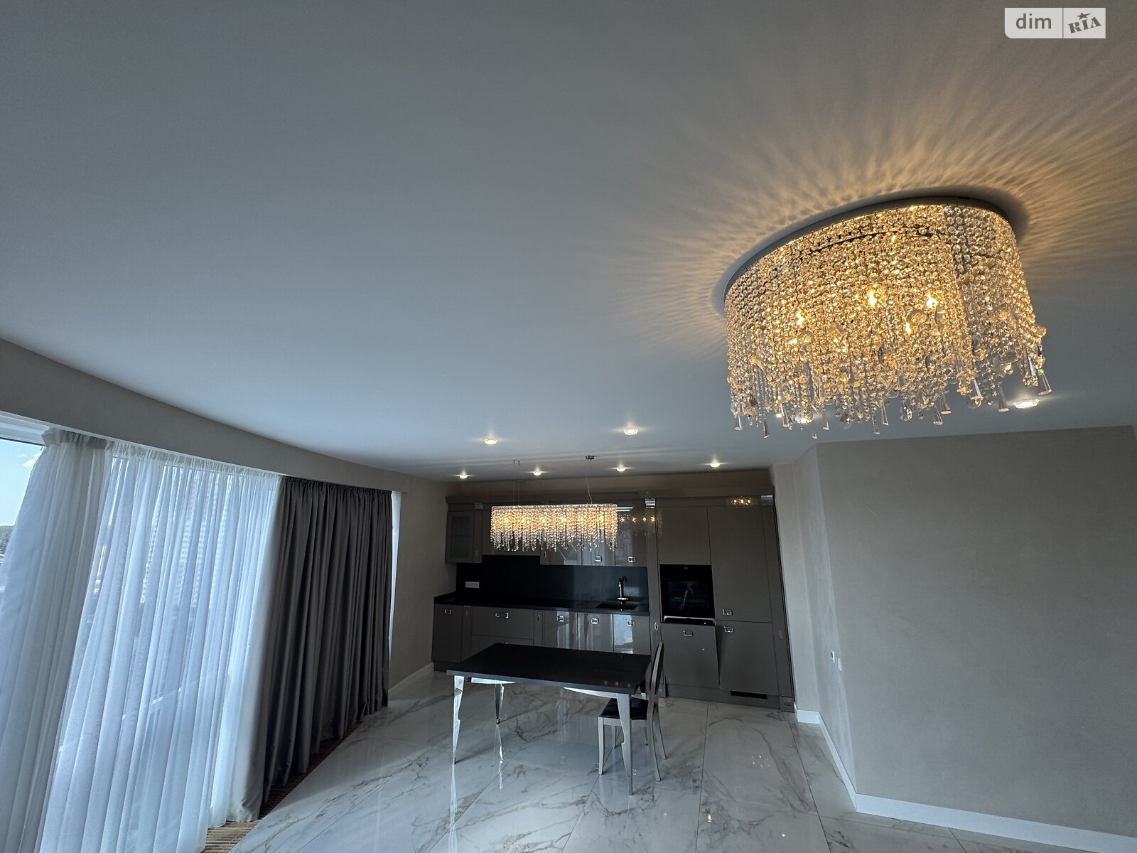 трехкомнатная квартира в Броварах, район Массив, на ул. Симона Петлюры в аренду на долгий срок помесячно фото 1 трехкомнатная квартира в Броварах, район Массив, на ул. Симона Петлюры в аренду на долгий срок помесячно фото 1