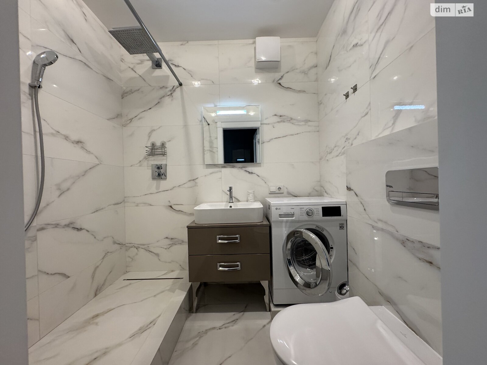 трехкомнатная квартира в Броварах, район Массив, на ул. Симона Петлюры в аренду на долгий срок помесячно фото 1 трехкомнатная квартира в Броварах, район Массив, на ул. Симона Петлюры в аренду на долгий срок помесячно фото 1