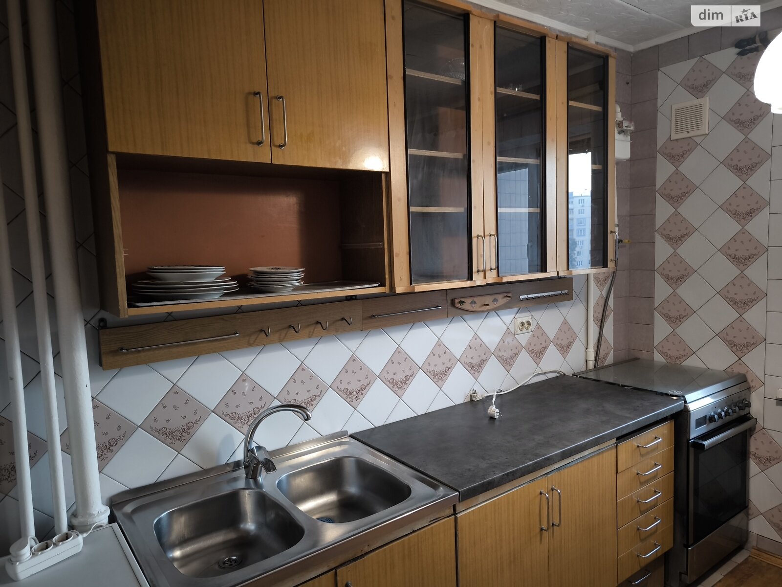 трехкомнатная квартира в Броварах, район Массив, на ул. Симона Петлюры в аренду на долгий срок помесячно фото 1 трехкомнатная квартира в Броварах, район Массив, на ул. Симона Петлюры в аренду на долгий срок помесячно фото 1