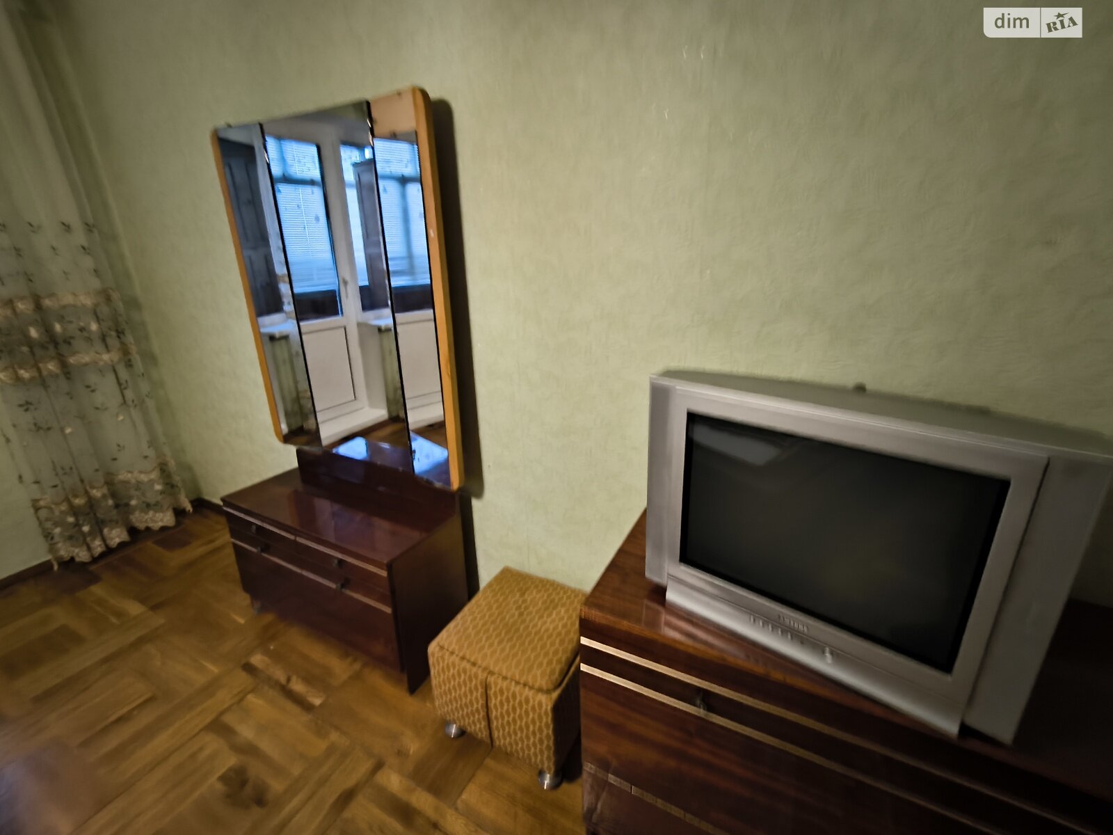 трехкомнатная квартира в Броварах, район Массив, на ул. Симона Петлюры в аренду на долгий срок помесячно фото 1 трехкомнатная квартира в Броварах, район Массив, на ул. Симона Петлюры в аренду на долгий срок помесячно фото 1