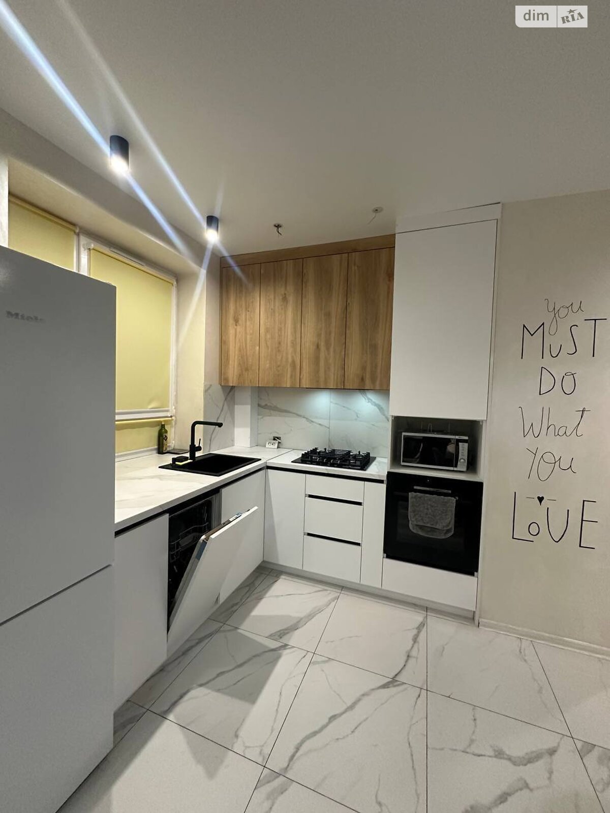 двухкомнатная квартира в Брюховичах, район Шевченковский, на ул. Львовская 27 в аренду на долгий срок помесячно фото 1