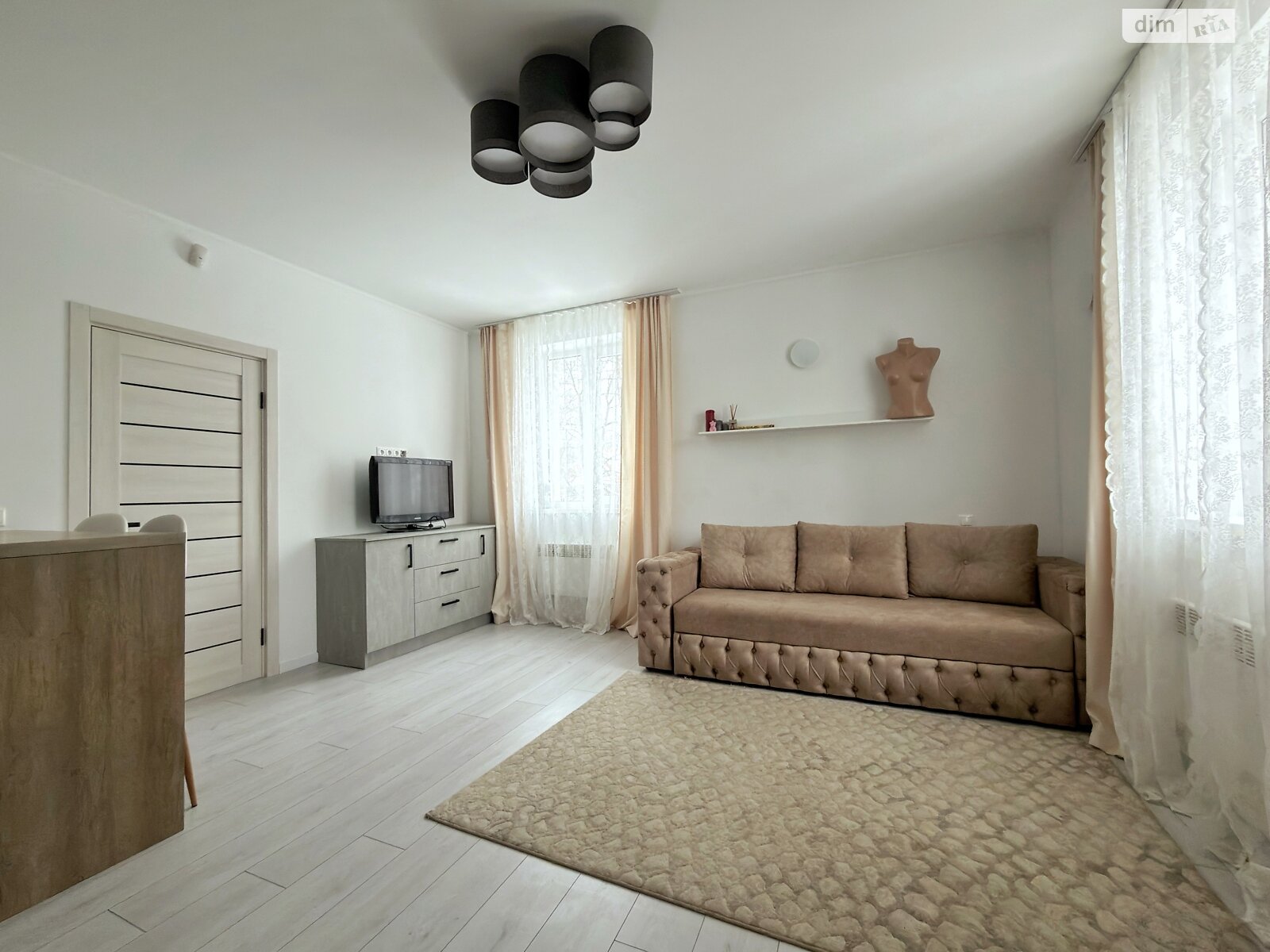 двухкомнатная квартира в Брюховичах, район Шевченковский, на ул. Независимости 22 в аренду на долгий срок помесячно фото 1