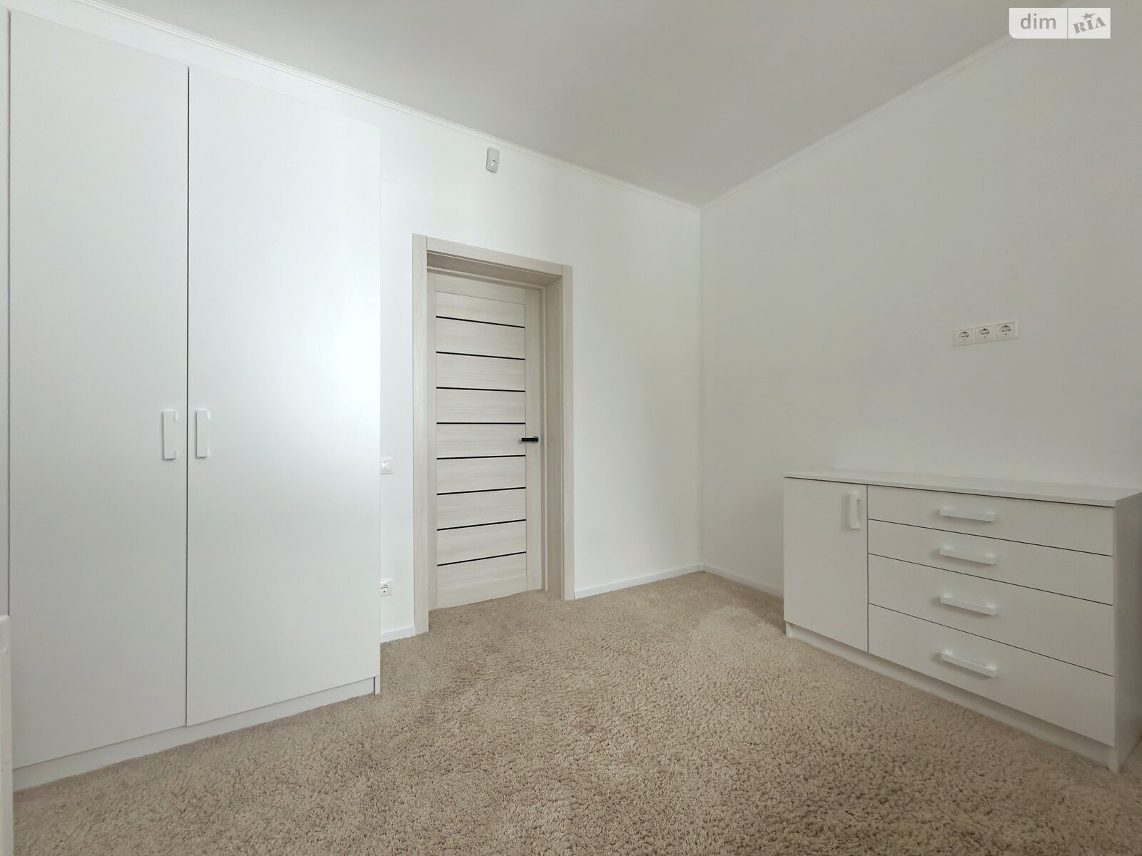 двухкомнатная квартира в Брюховичах, район Шевченковский, на ул. Независимости 22 в аренду на долгий срок помесячно фото 1