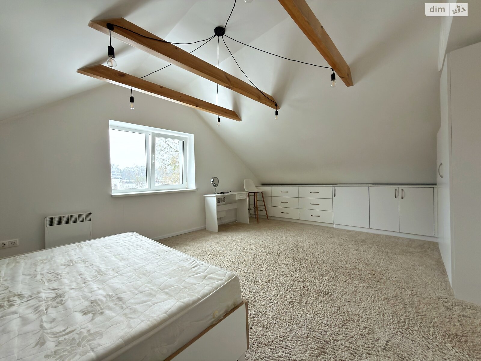 двухкомнатная квартира в Брюховичах, район Шевченковский, на ул. Независимости 22 в аренду на долгий срок помесячно фото 1