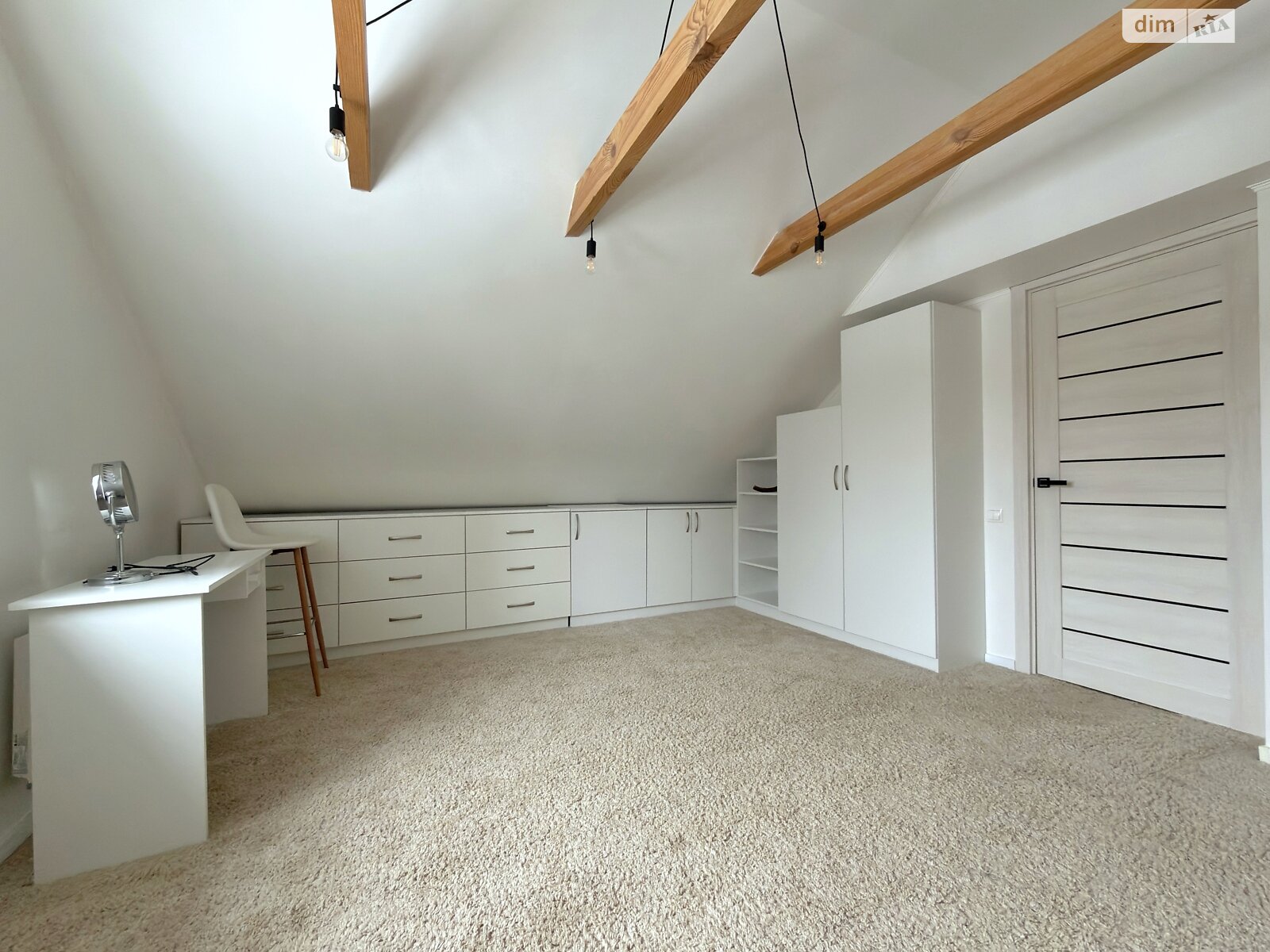 двухкомнатная квартира в Брюховичах, район Шевченковский, на ул. Независимости 22 в аренду на долгий срок помесячно фото 1