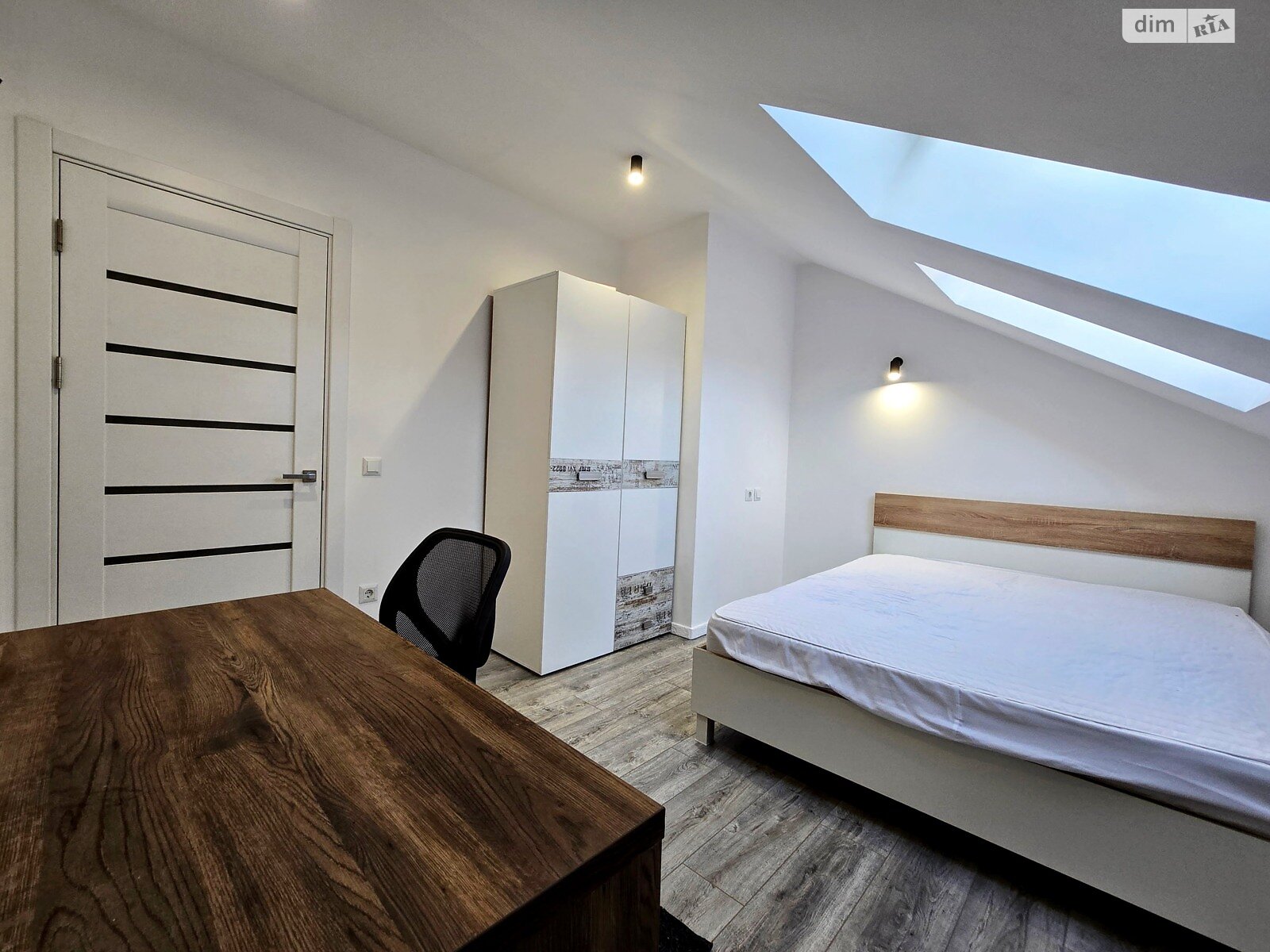 трикімнатна квартира в Чагорі, район Приміська зона, на вул. Гетьмана Мазепи в довготривалу оренду помісячно фото 1 трикімнатна квартира в Чагорі, район Приміська зона, на вул. Гетьмана Мазепи в довготривалу оренду помісячно фото 1