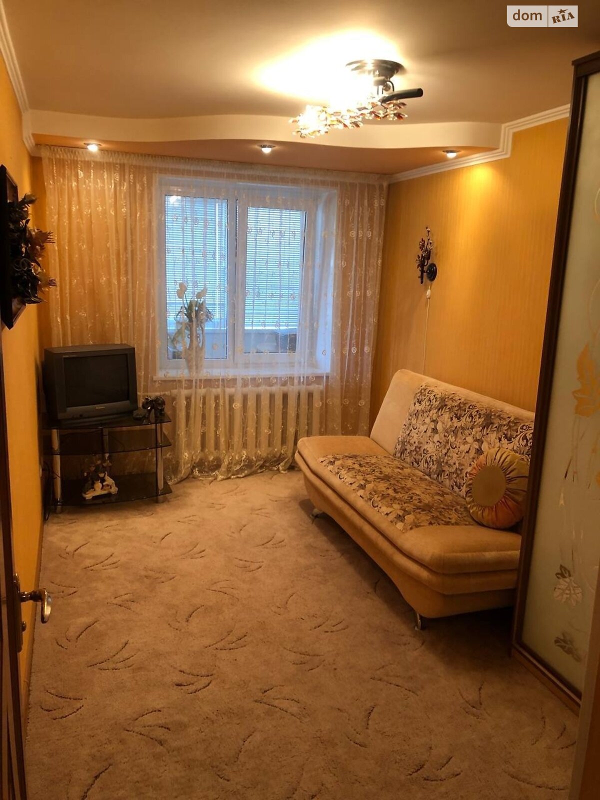 двухкомнатная квартира в Черкассах, район 700-летия, на Кобзарська 1 в аренду на долгий срок помесячно фото 1