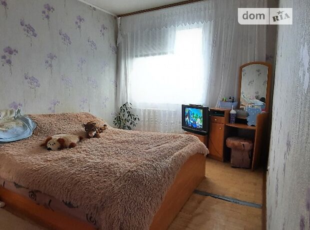 трехкомнатная квартира с мебелью в Черкассах, район Мытница, на ул. Смирнова Сержанта в аренду на долгий срок помесячно фото 1