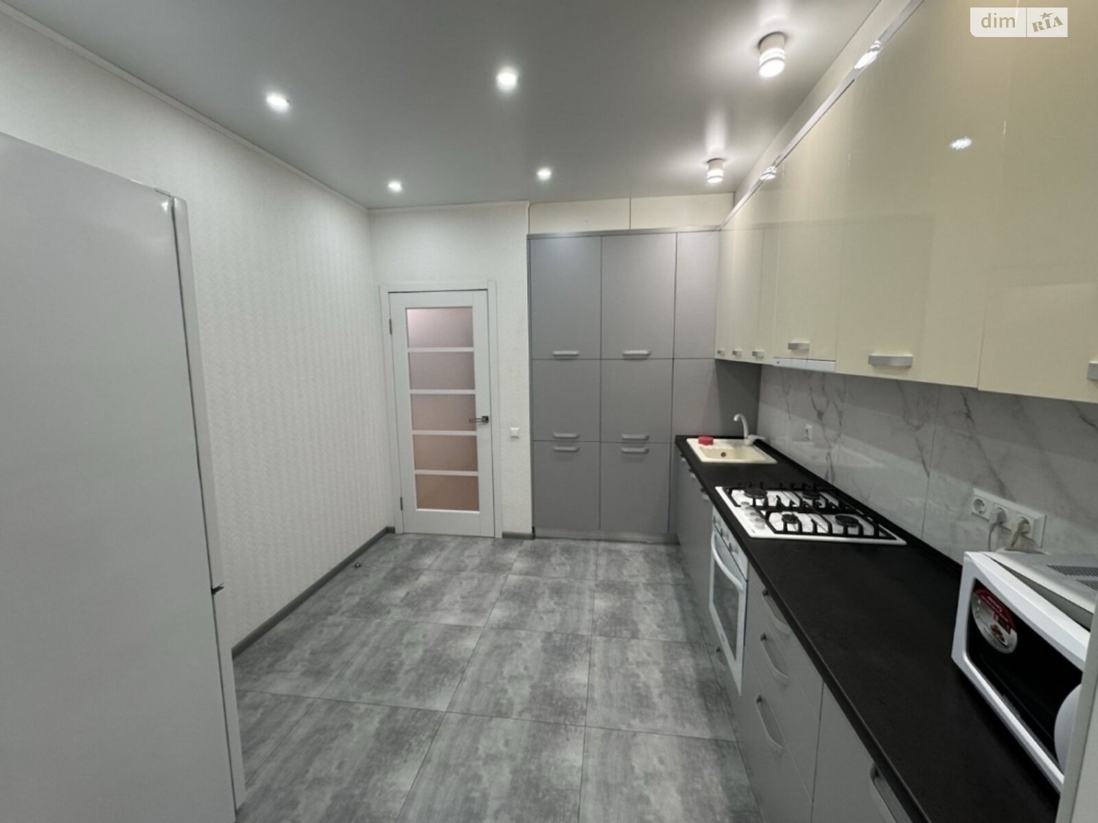 двухкомнатная квартира в Черкассах, район Приднепровский, на ул. Героев Днепра 89 в аренду на долгий срок помесячно фото 1