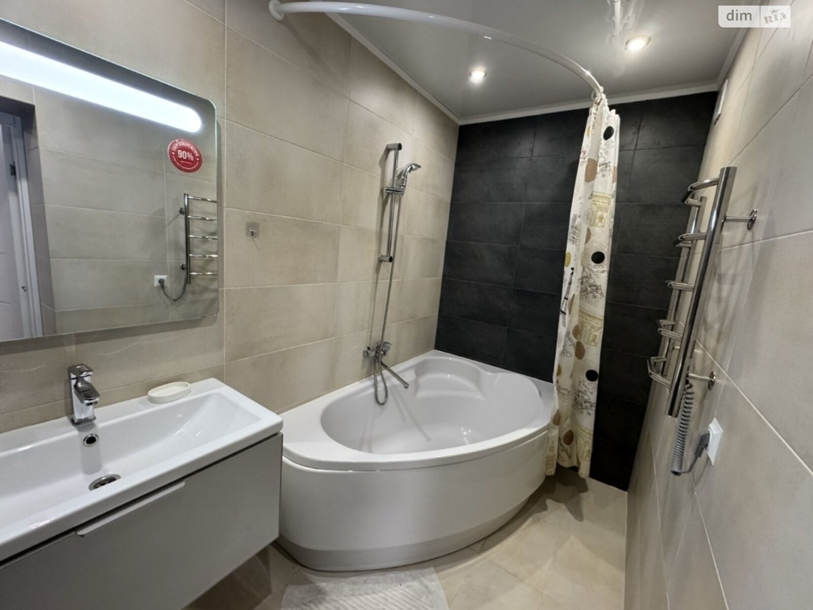 двухкомнатная квартира в Черкассах, район Приднепровский, на ул. Героев Днепра 89 в аренду на долгий срок помесячно фото 1