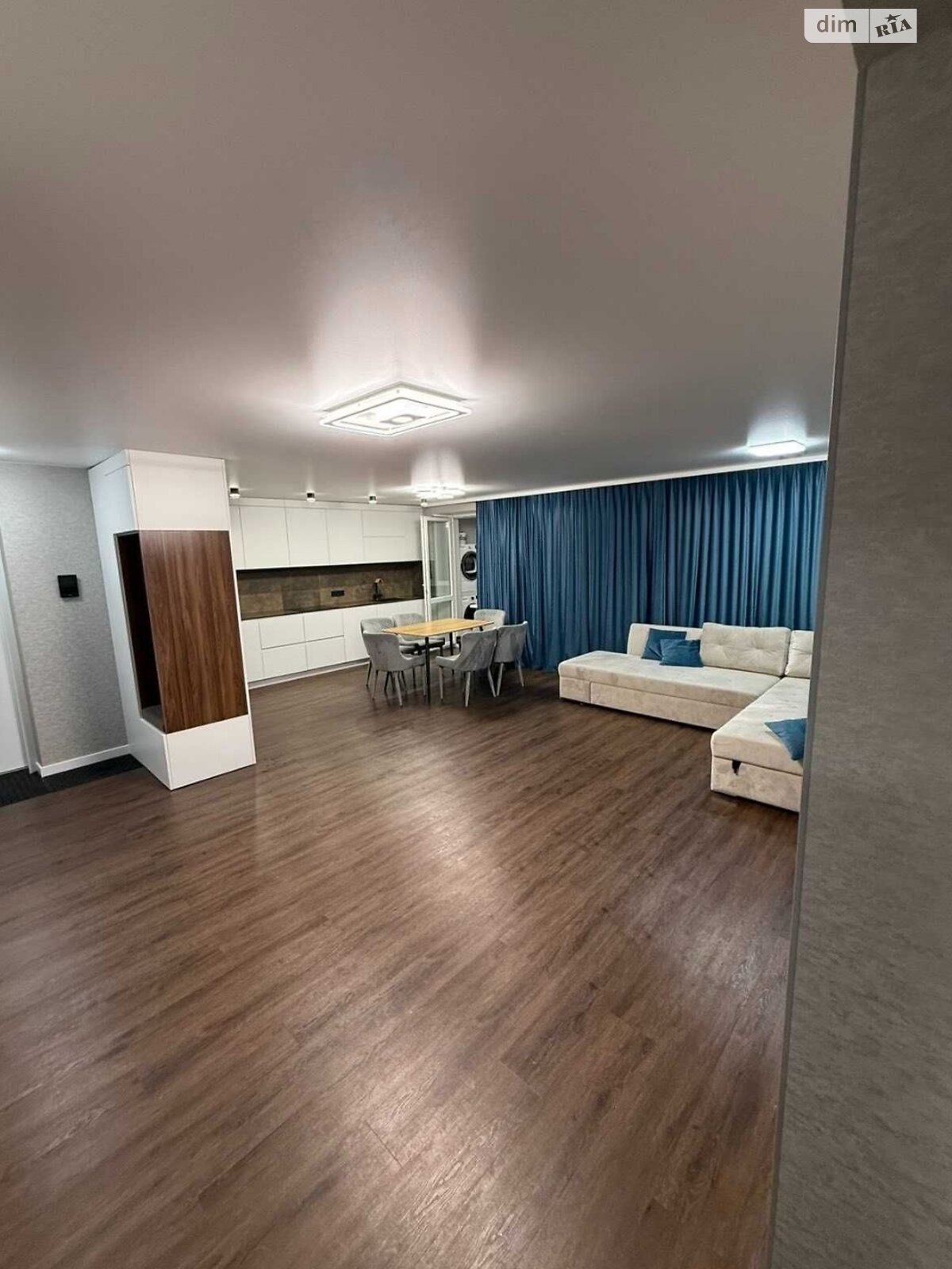 трехкомнатная квартира в Черкассах, район Приднепровский, на ул. Казацкая 1/2 в аренду на долгий срок помесячно фото 1