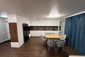 трехкомнатная квартира в Черкассах, район Приднепровский, на ул. Казацкая 1/2 в аренду на долгий срок помесячно фото 2