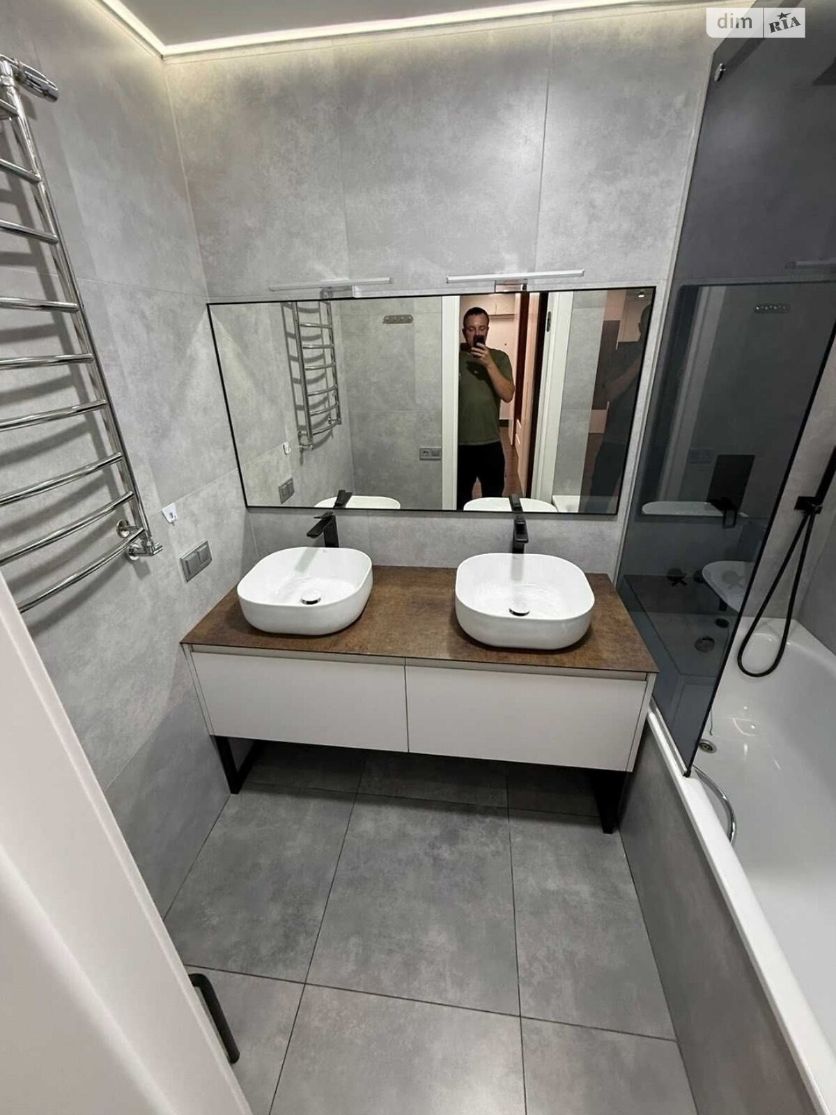 трехкомнатная квартира в Черкассах, район Приднепровский, на ул. Казацкая 1/2 в аренду на долгий срок помесячно фото 1