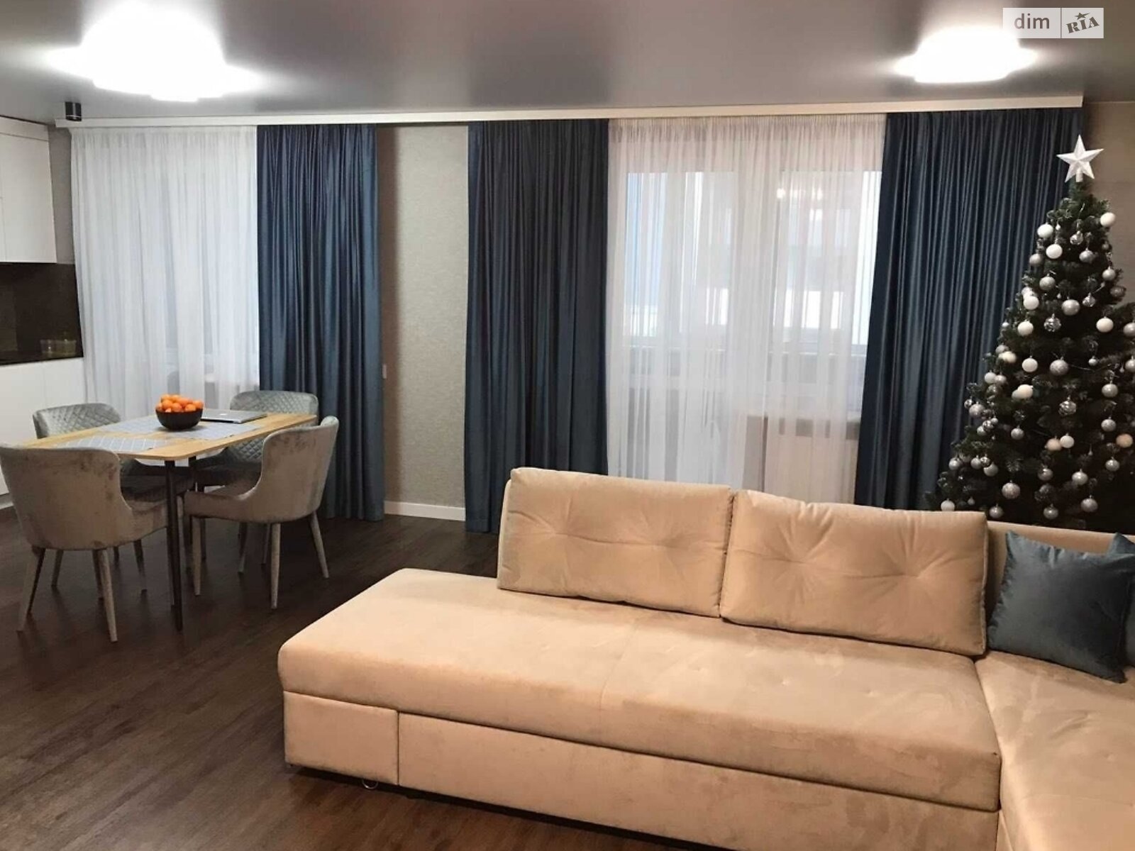 трехкомнатная квартира в Черкассах, район Приднепровский, на ул. Казацкая 1/2 в аренду на долгий срок помесячно фото 1