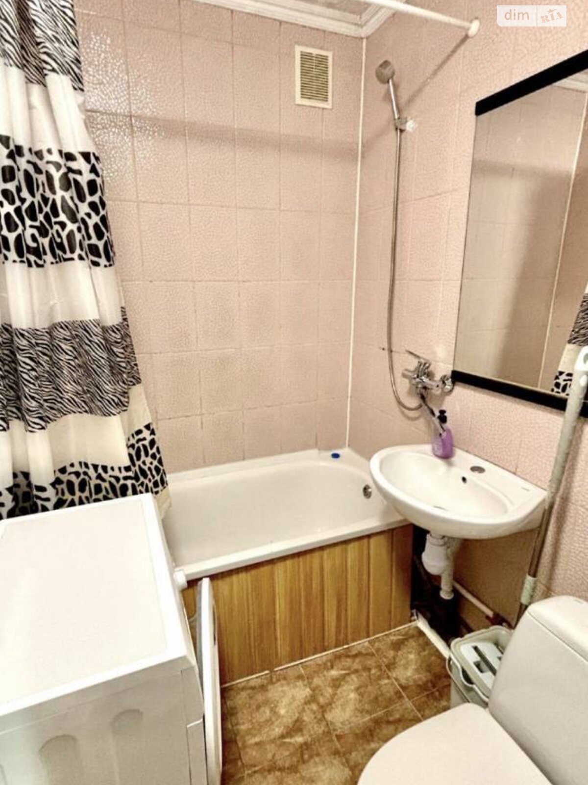 однокімнатна квартира в Черкасах, район Придніпровський, на вул. Припортова в довготривалу оренду помісячно фото 1