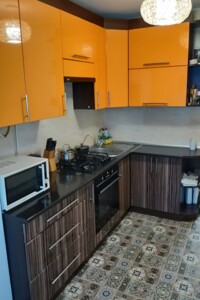 двокімнатна квартира в Черкасах, район Припортовий, на вул. Іллєнка Юрія 9, кв. 9 в довготривалу оренду помісячно фото 2