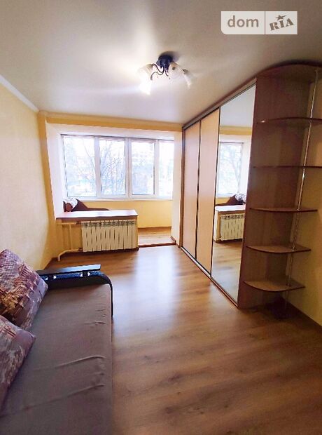трикімнатна квартира з меблями в Черкасах, район Центр, на бул. Шевченка в довготривалу оренду помісячно фото 1 трикімнатна квартира з меблями в Черкасах, район Центр, на бул. Шевченка в довготривалу оренду помісячно фото 1